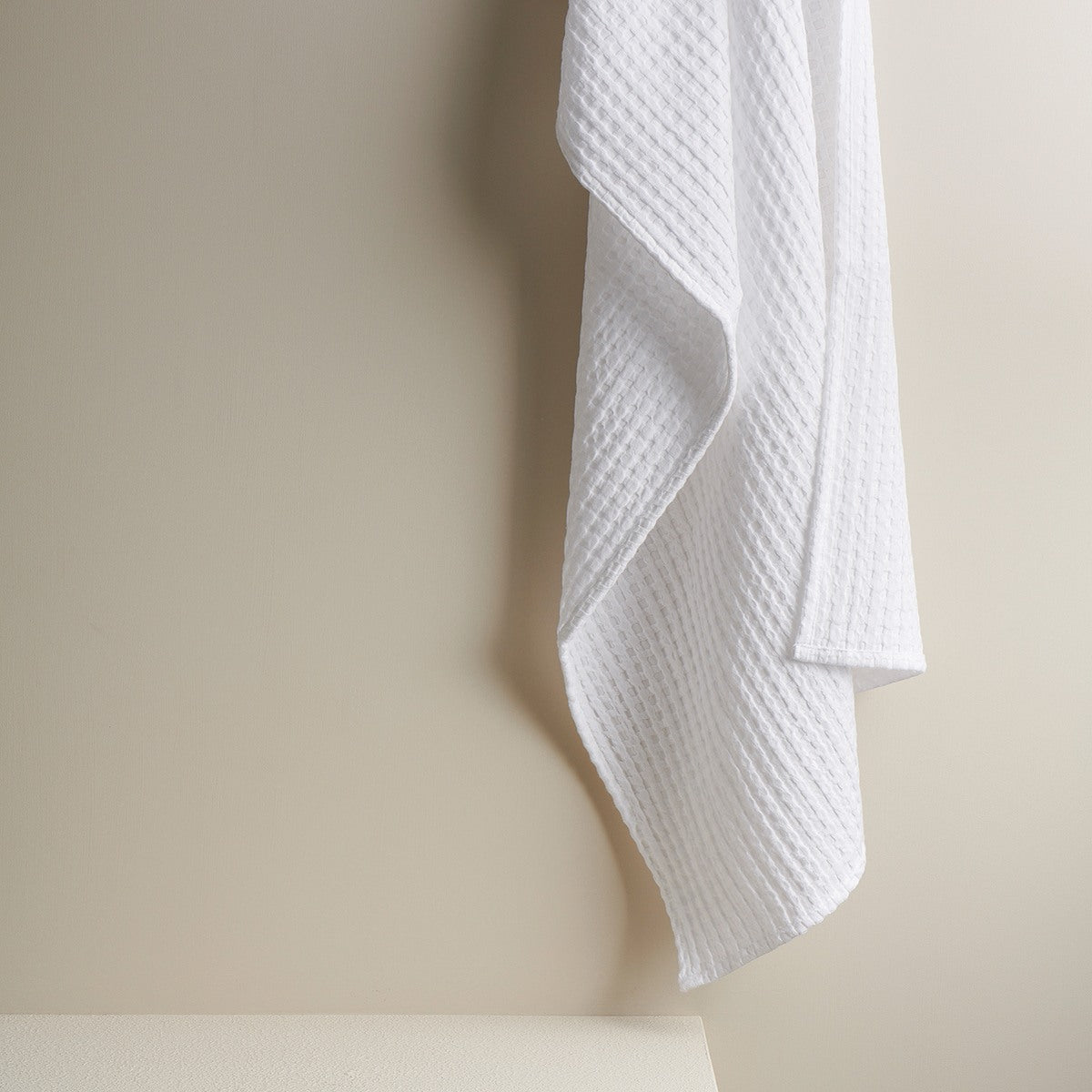 BLOOM WAFFLE TEXTURED BATH TOWEL