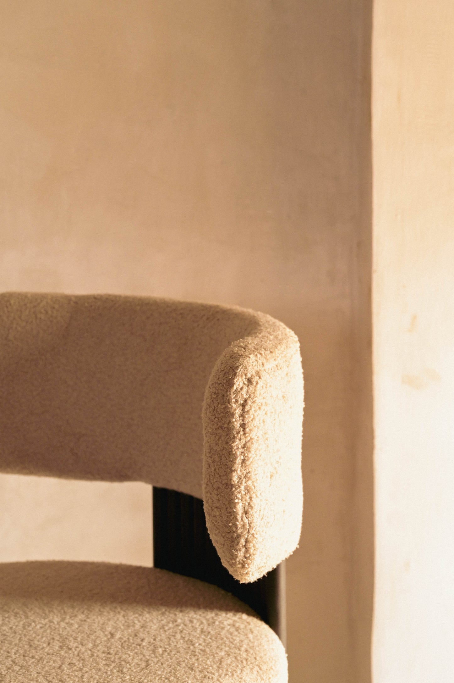 POISE CHAIR