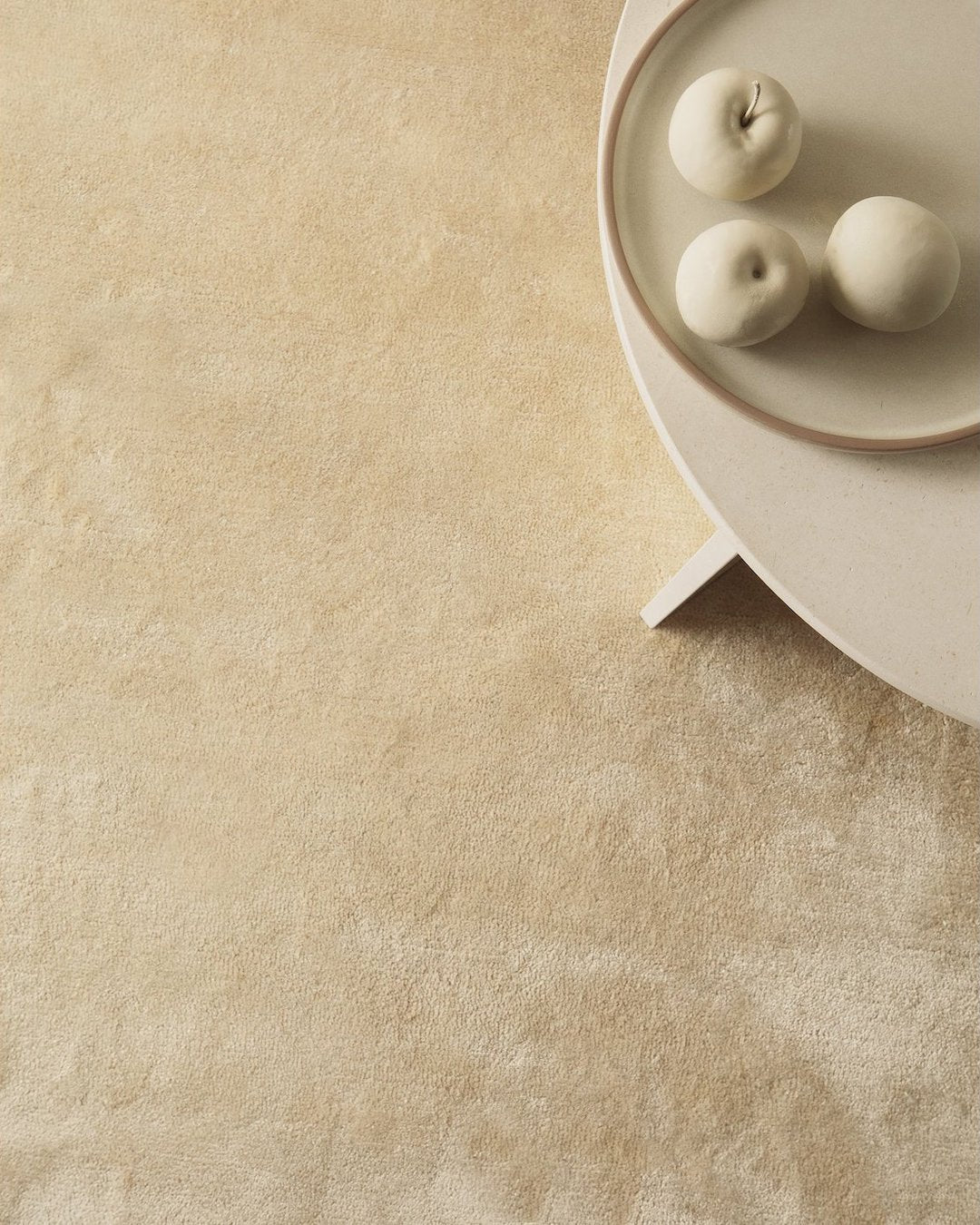 SOLID SILK RUG - GOLD