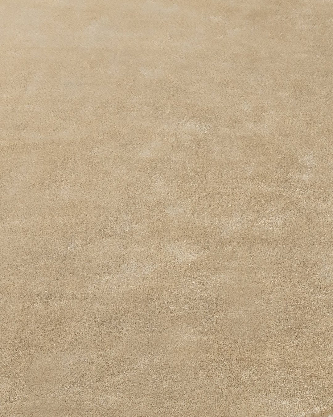 SOLID SILK RUG - GOLD