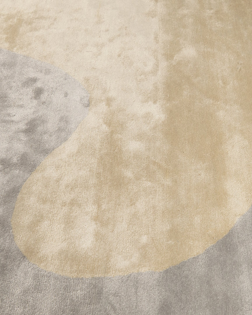 NASAI SILK RUG - PALE GREY