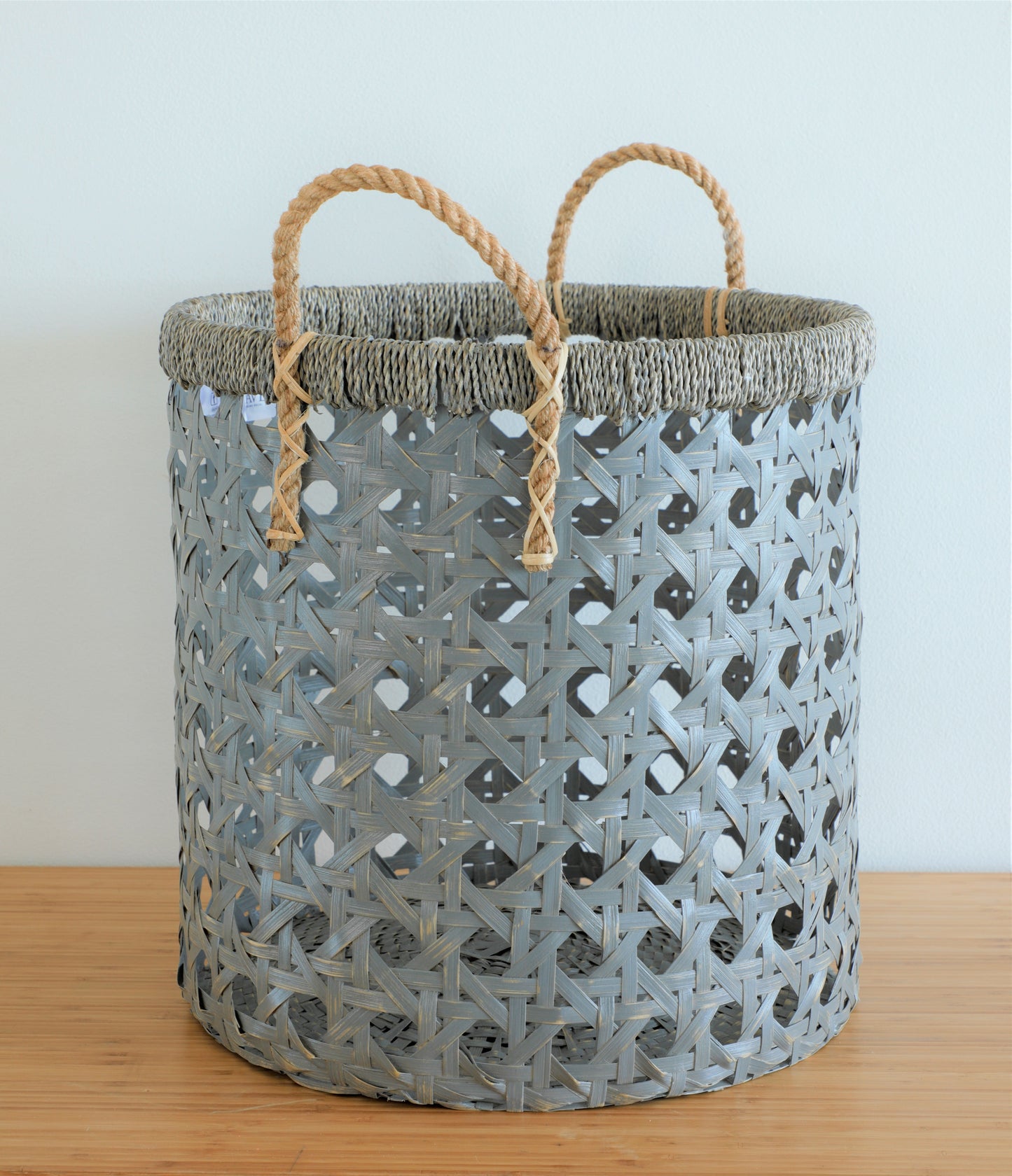 ROPE HANDLE PLANTER GREY WASH