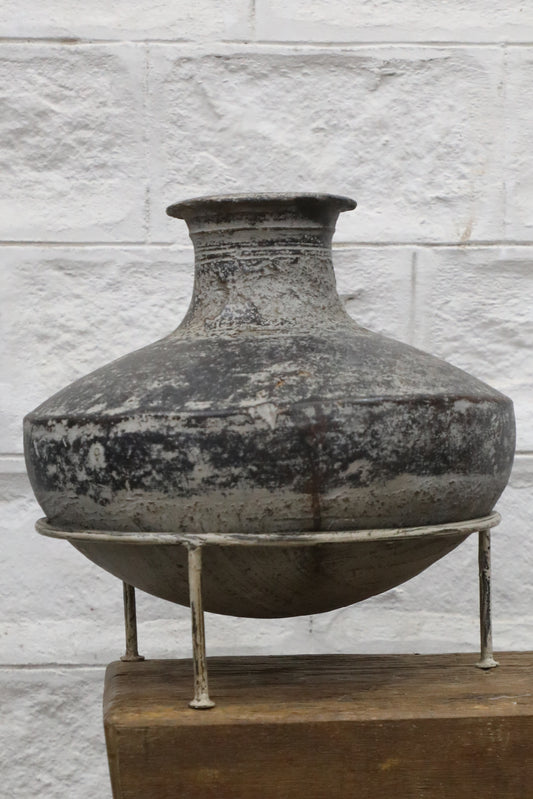 RUSTIC CLAY POT