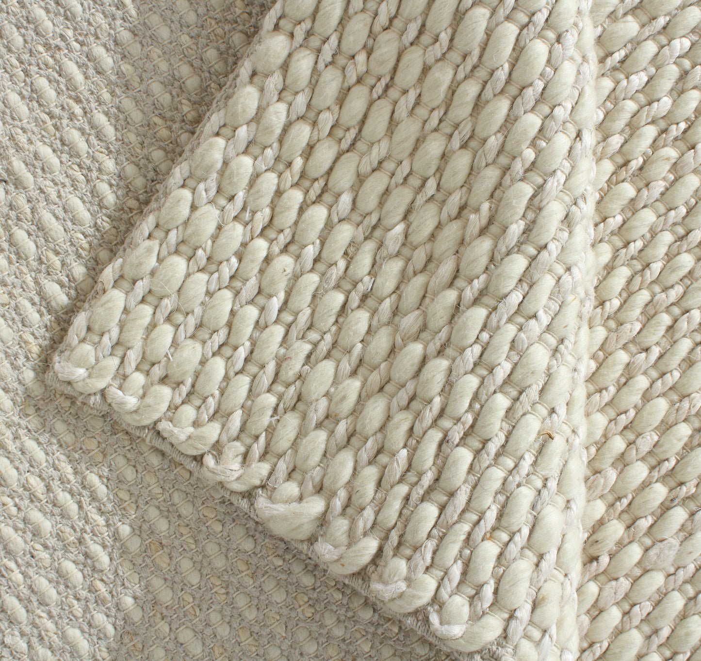 SIMPLICITY PLATES RUG