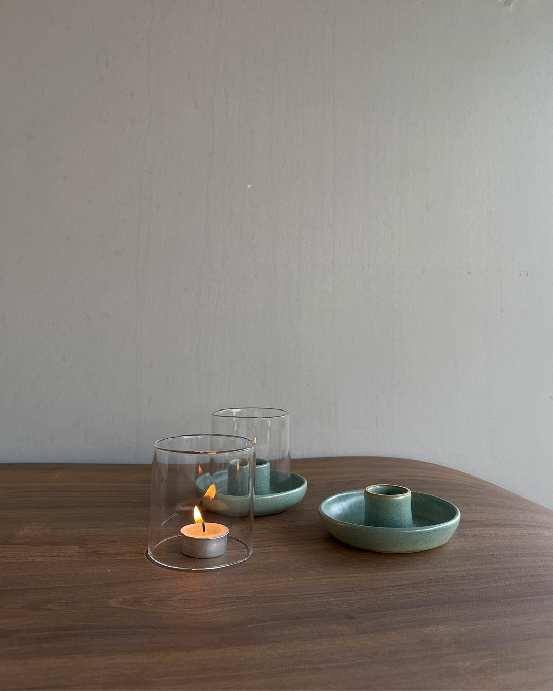 TEAL CANDLE HOLDER WITH GLASS CHIMNEY