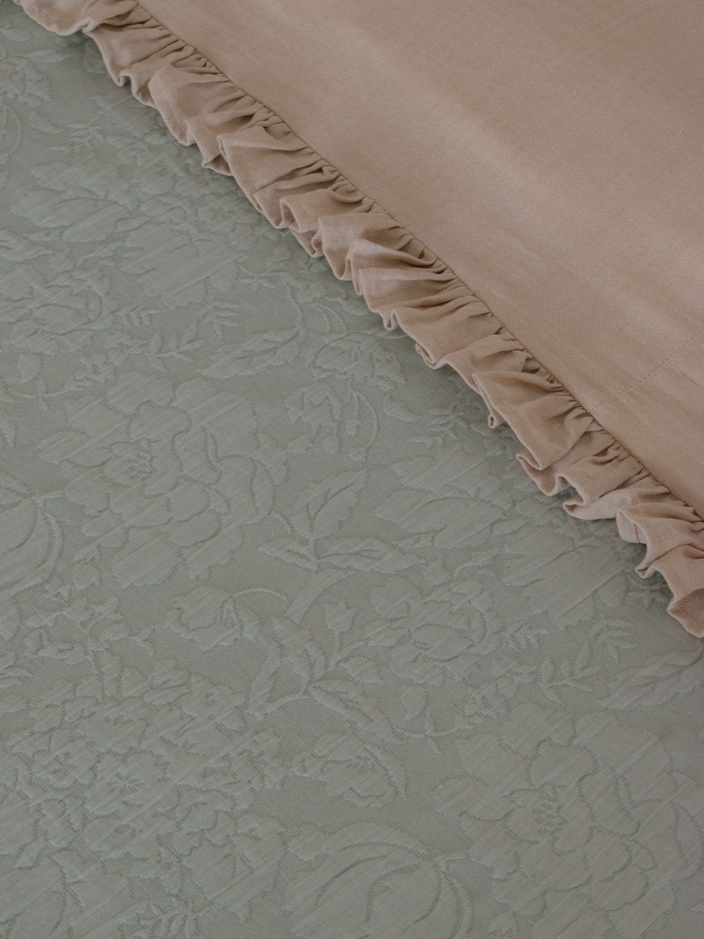 BLOOMFIELD JACQUARD BEDCOVER SET
