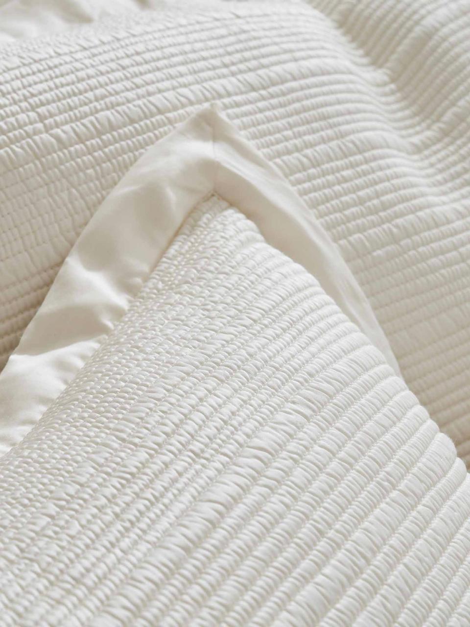 CHRISTI QUILTED BEDSPREAD