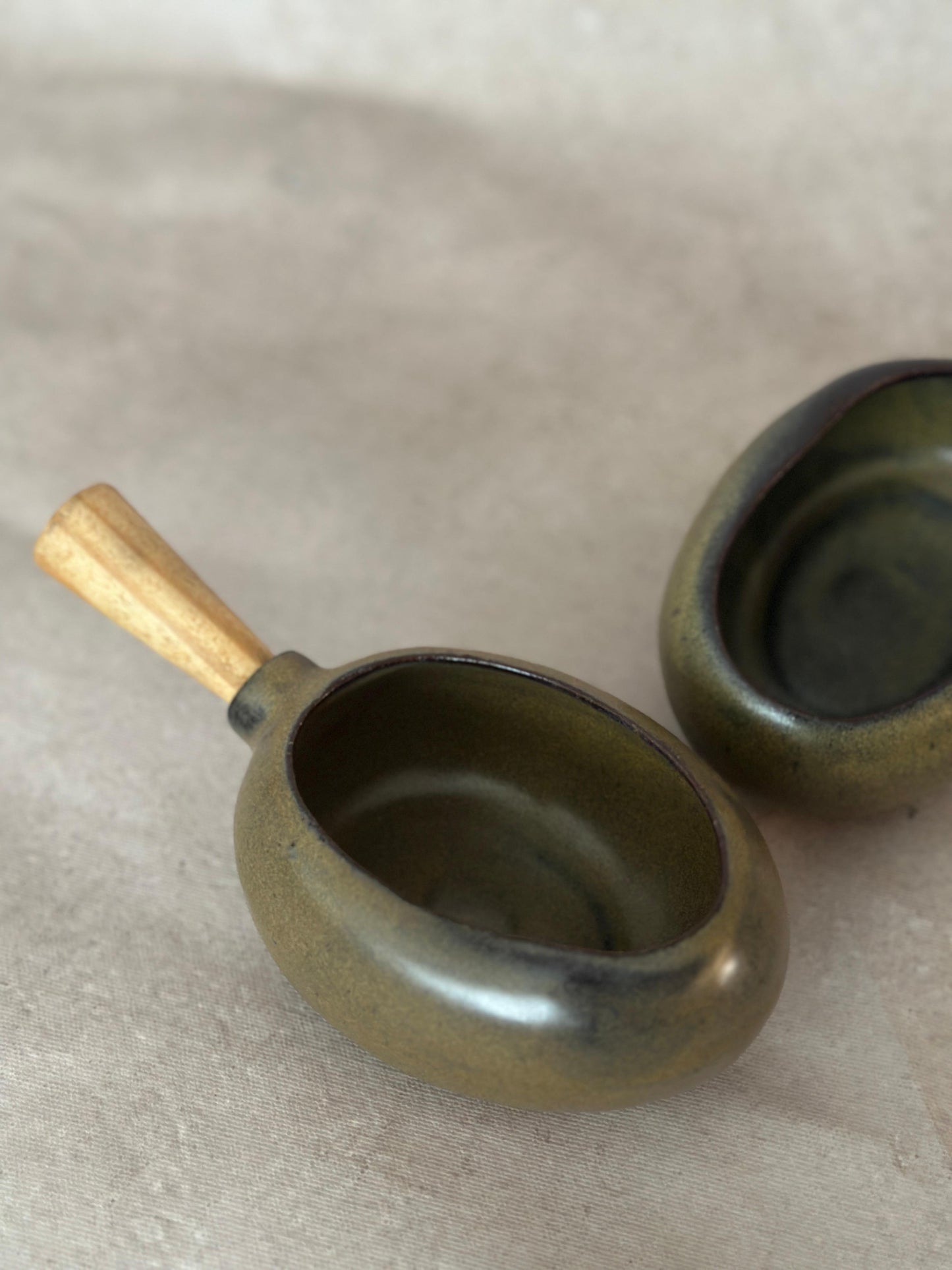 DIP BOWL WITH WOODEN HANDLE