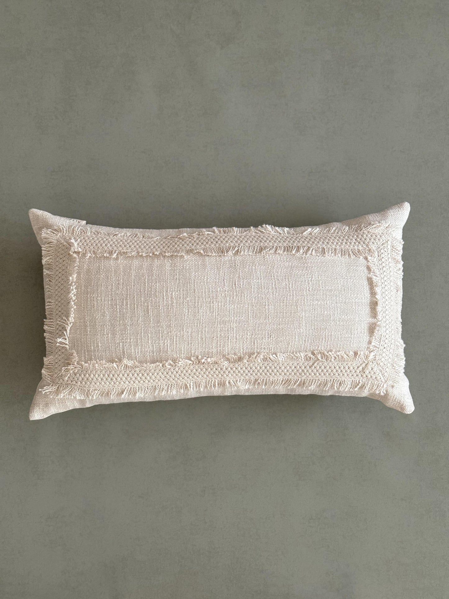 LACE CUSHION