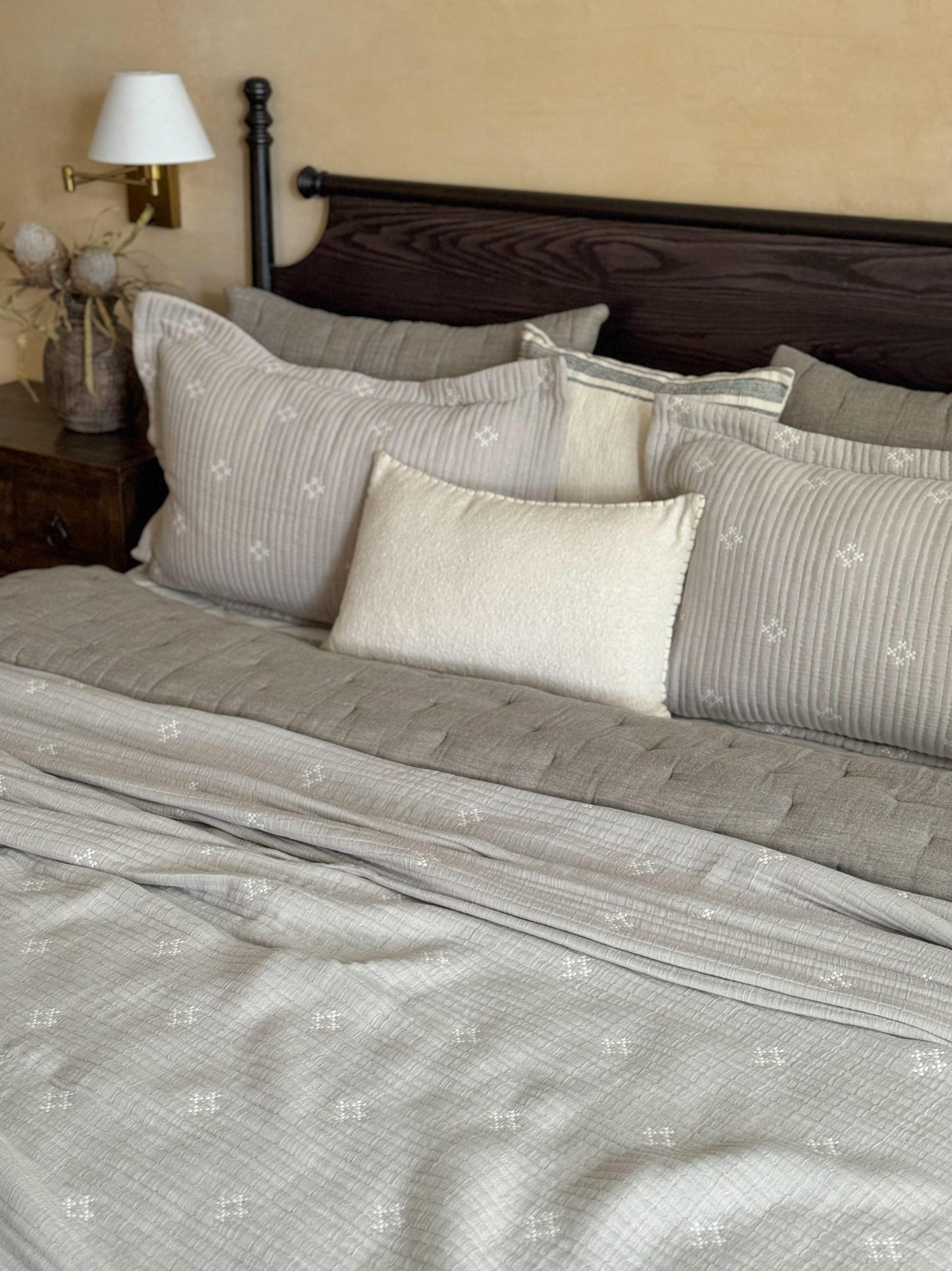 CONNOR BEDDING