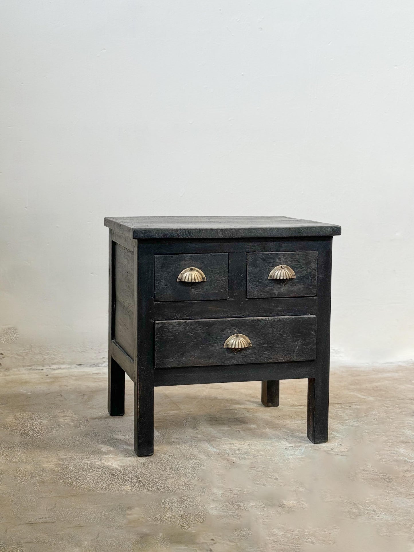 ALBERTO BEDSIDE TABLE