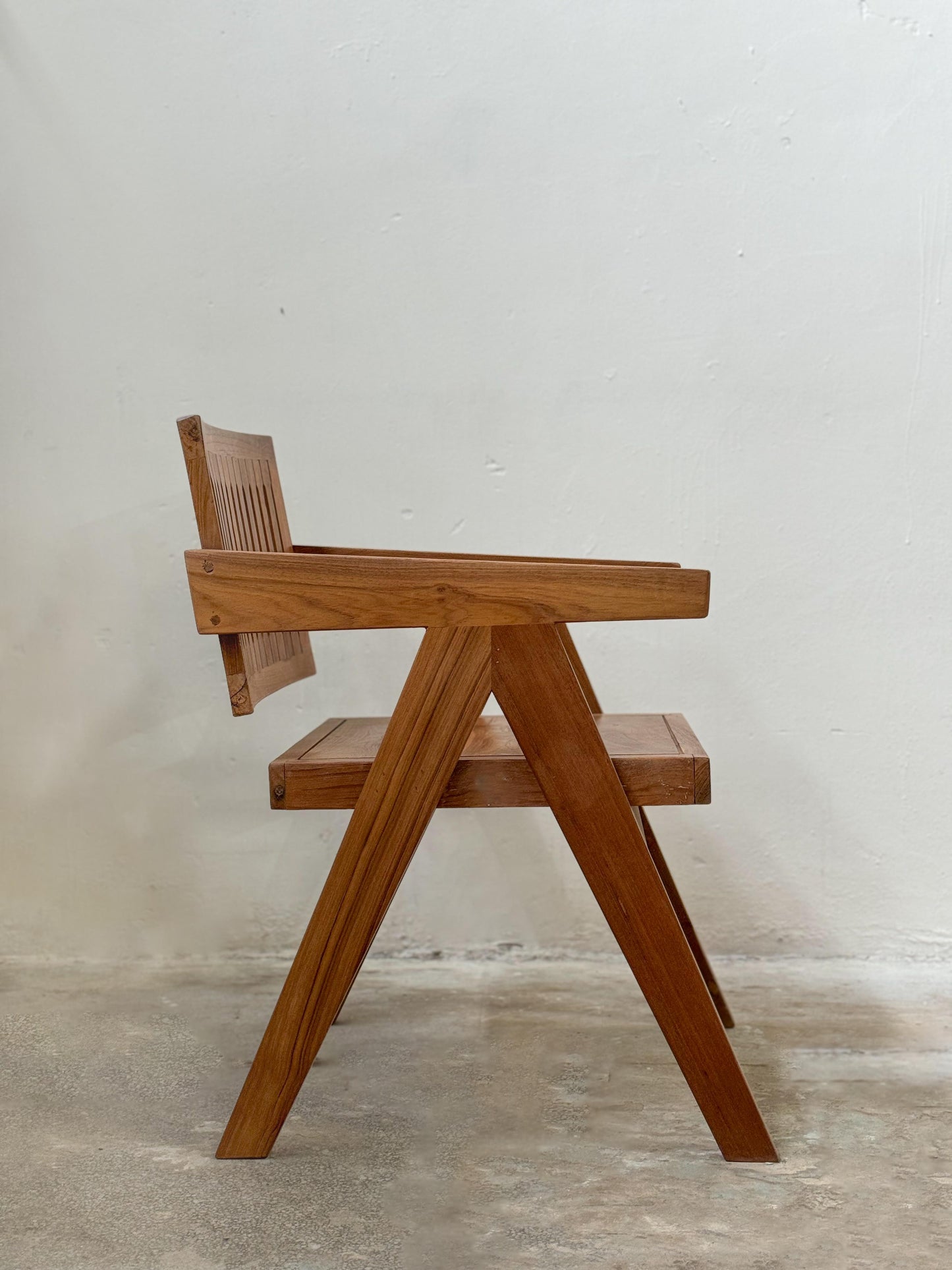 SEVERINO BROWN CHAIR