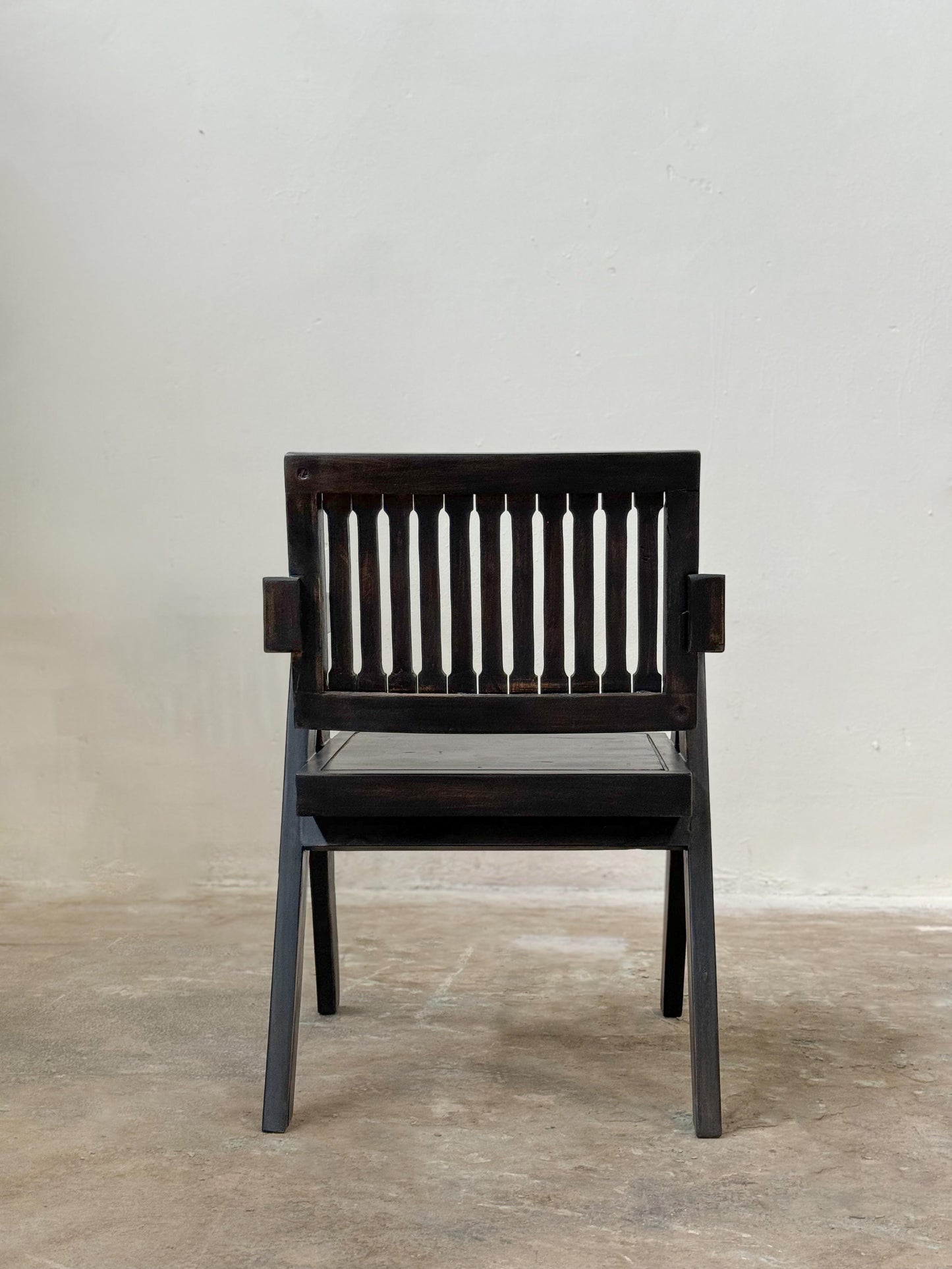 SEVERINO BLACK CHAIR