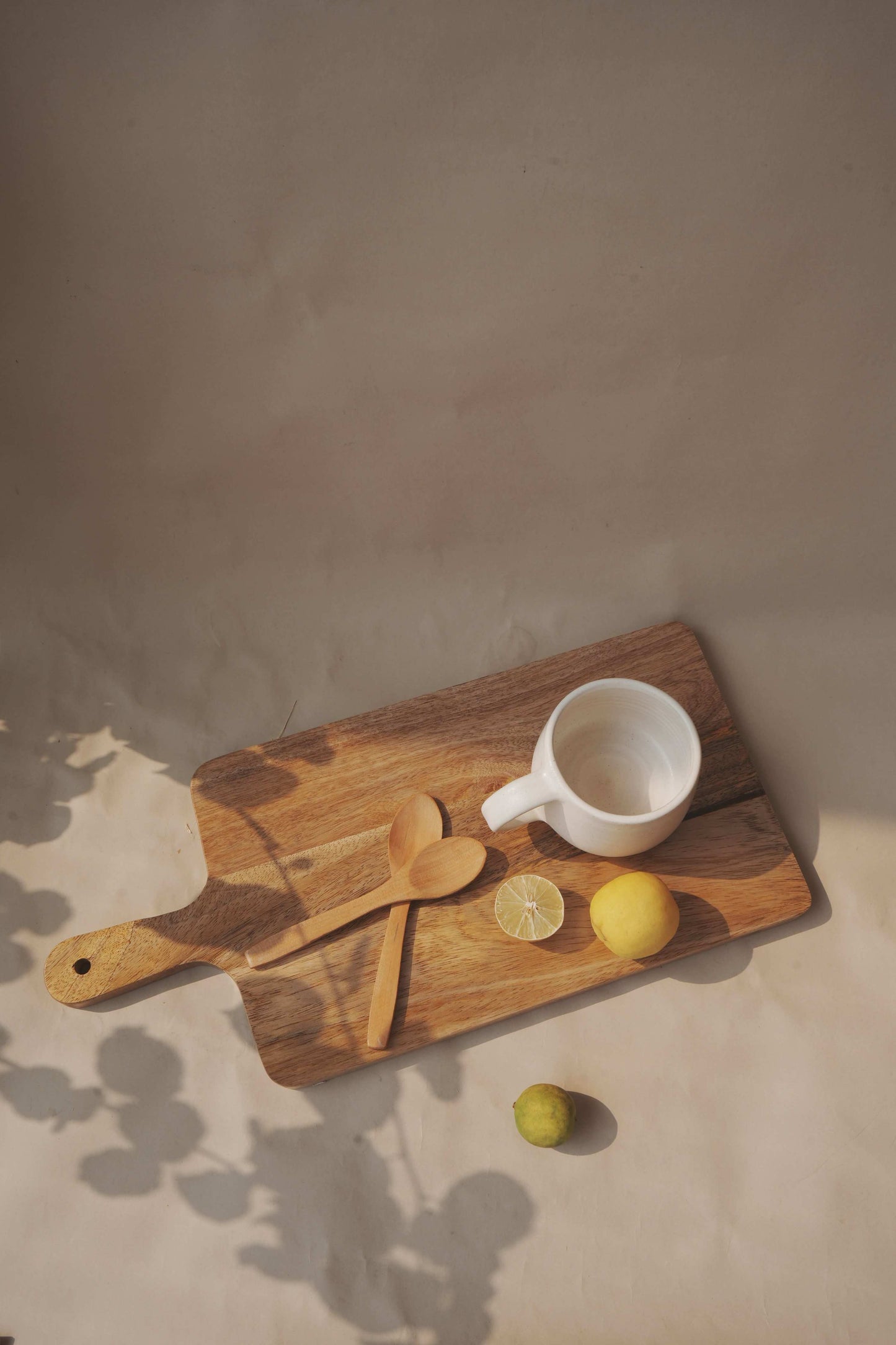 RECTANGULAR WOODEN CHOPPING BOARD