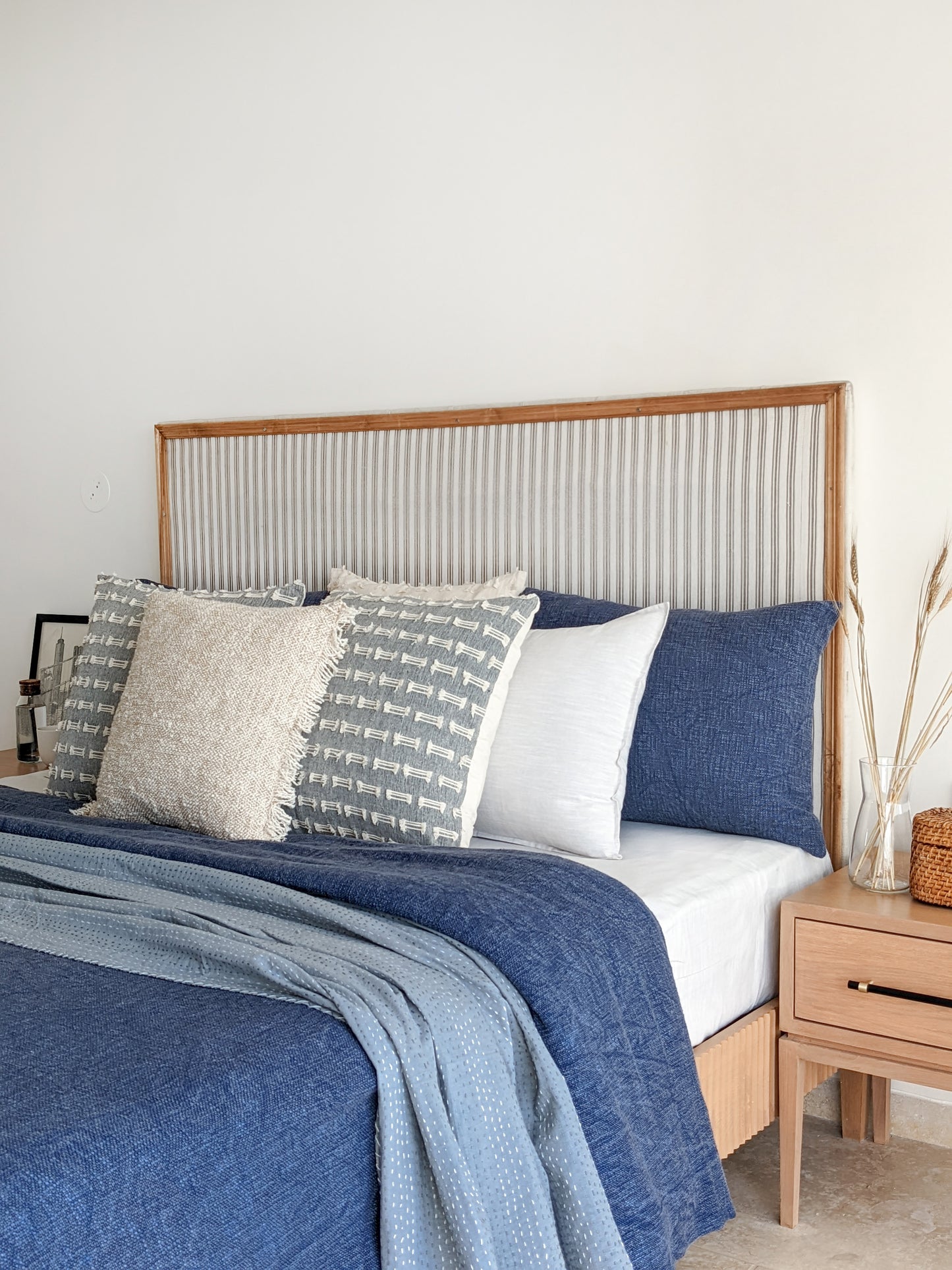 NAVY EMMER BEDDING SET