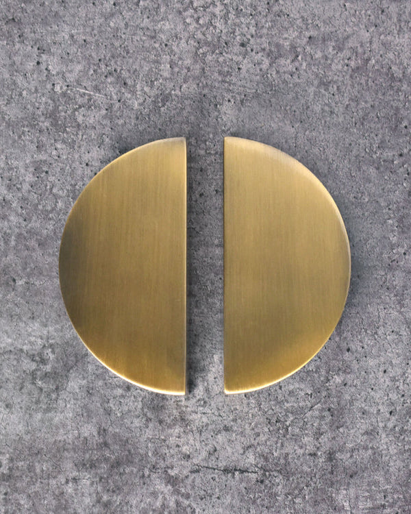 VIRGIL HALF MOON ANTIQUE BRASS CABINET DRAWER HANDLE