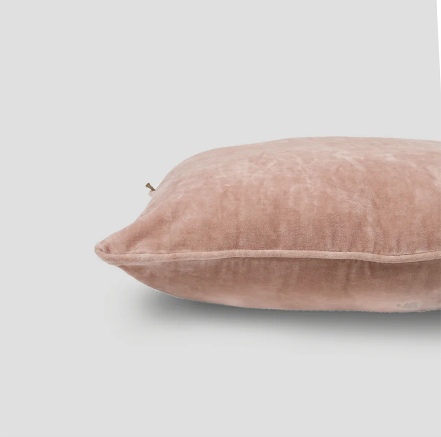 SOFT PINK VELVET CUSHION COVER