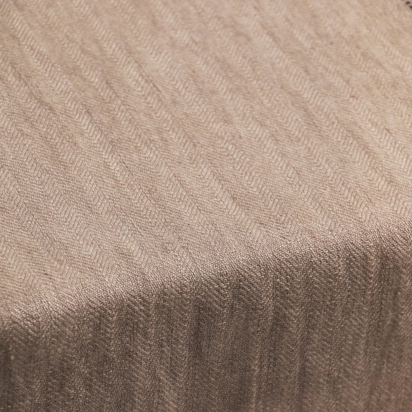 LINEN BLUSH HERRINGBONE TABLE COVER