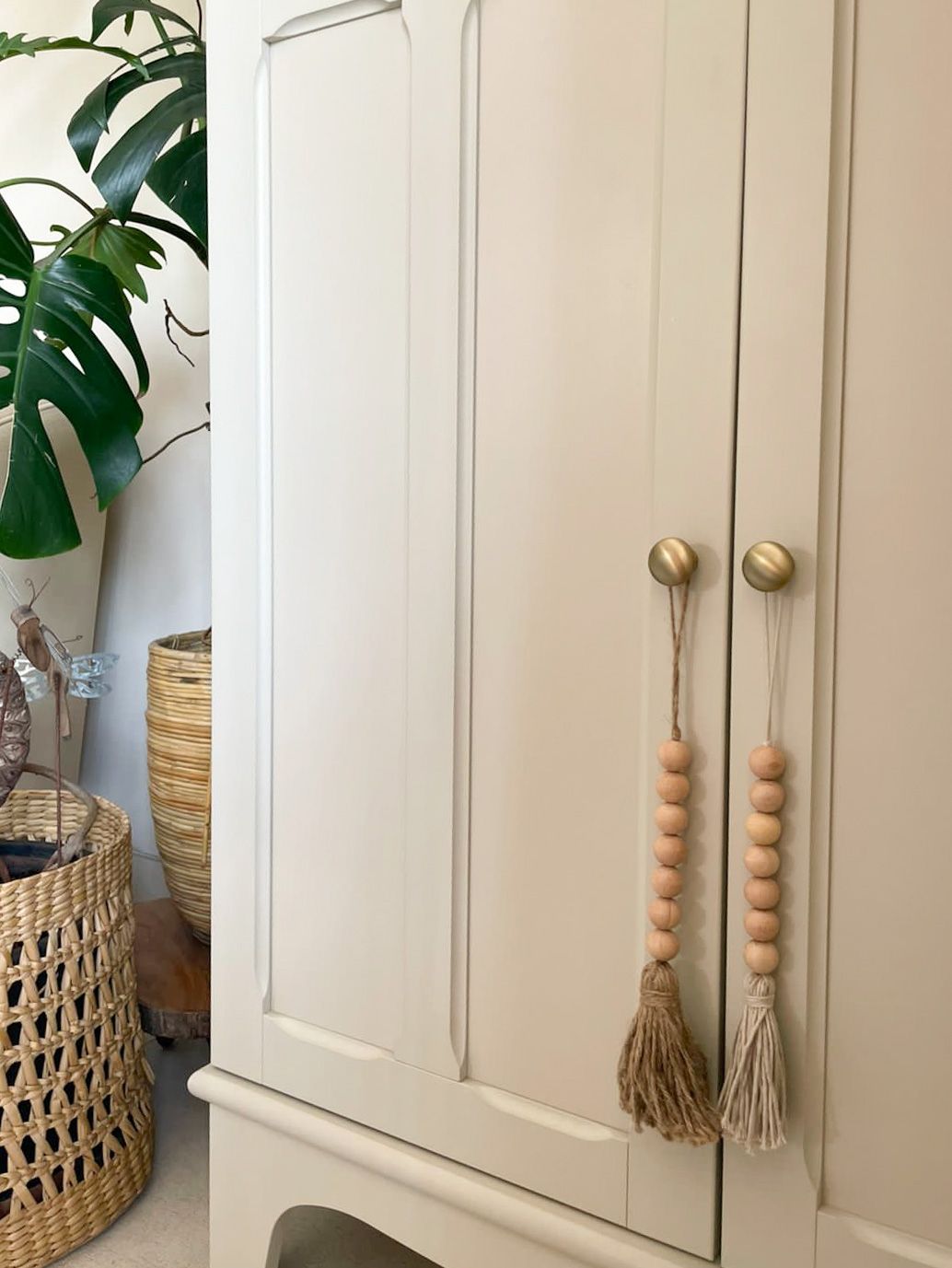 WOOD BEAD DOOR CHARM