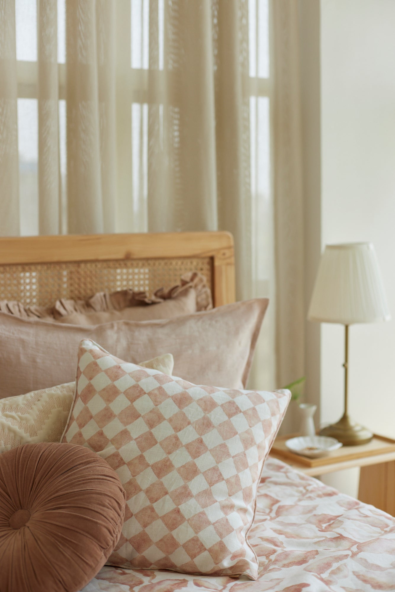 CHECKER BLUSH OBLONG CUSHION COVER