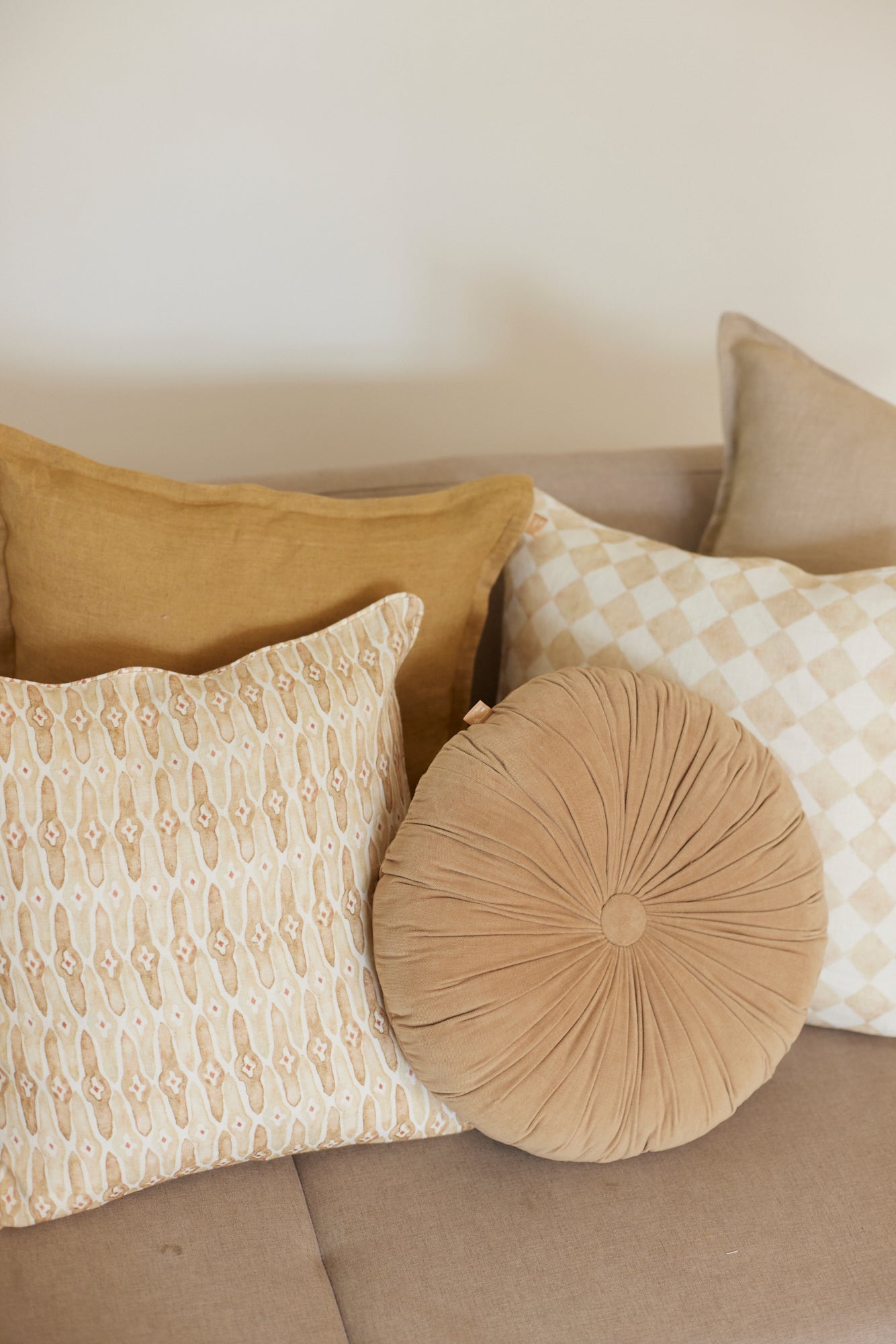 CHECKER BEIGE CUSHION COVER