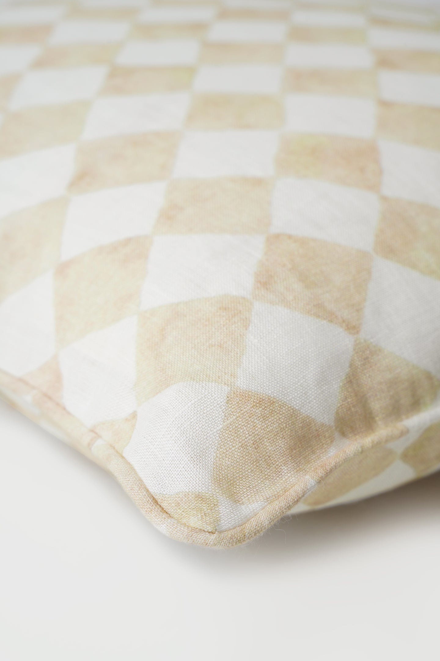 CHECKER BEIGE CUSHION COVER