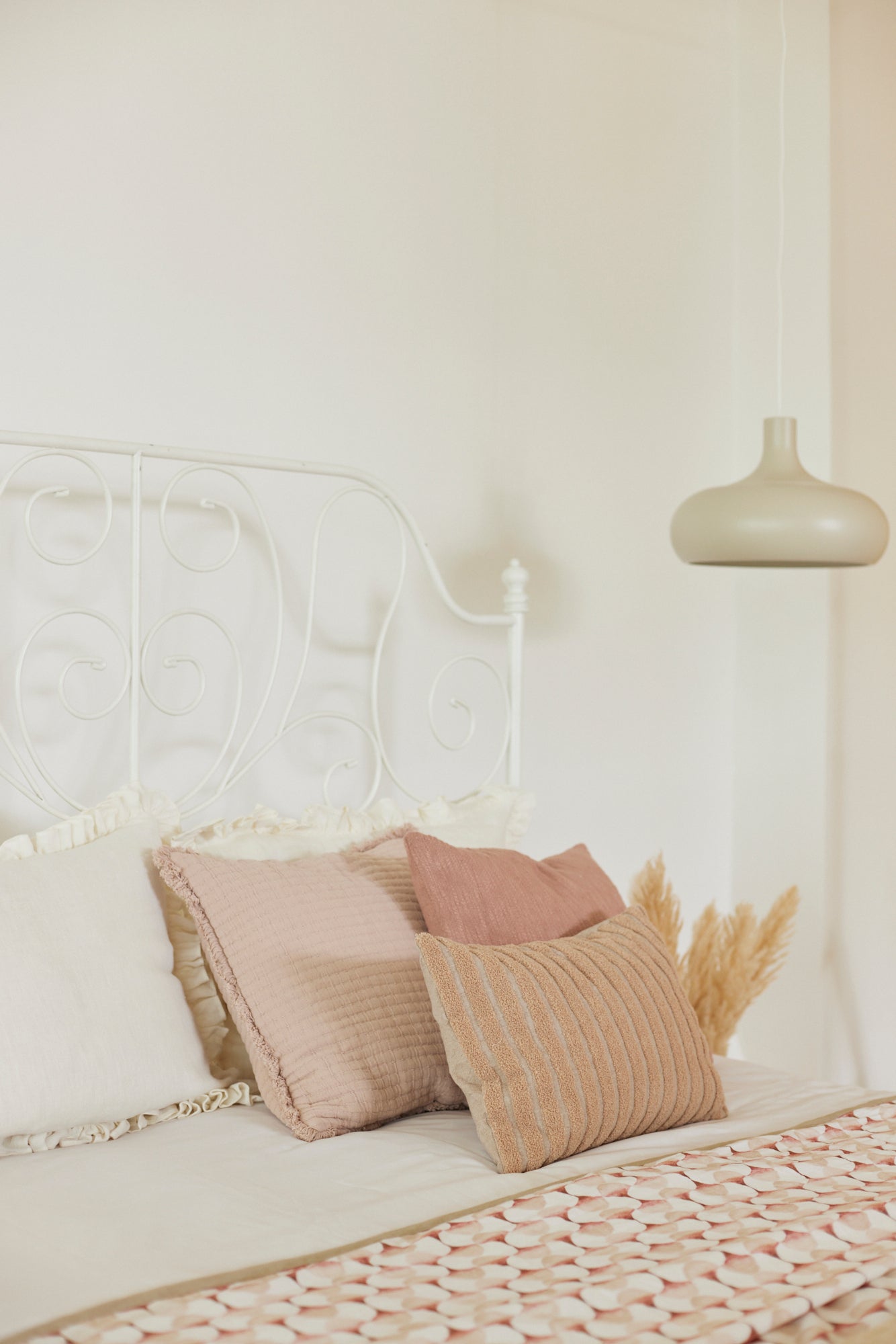 TRAIL BLUSH CUSHION COVER