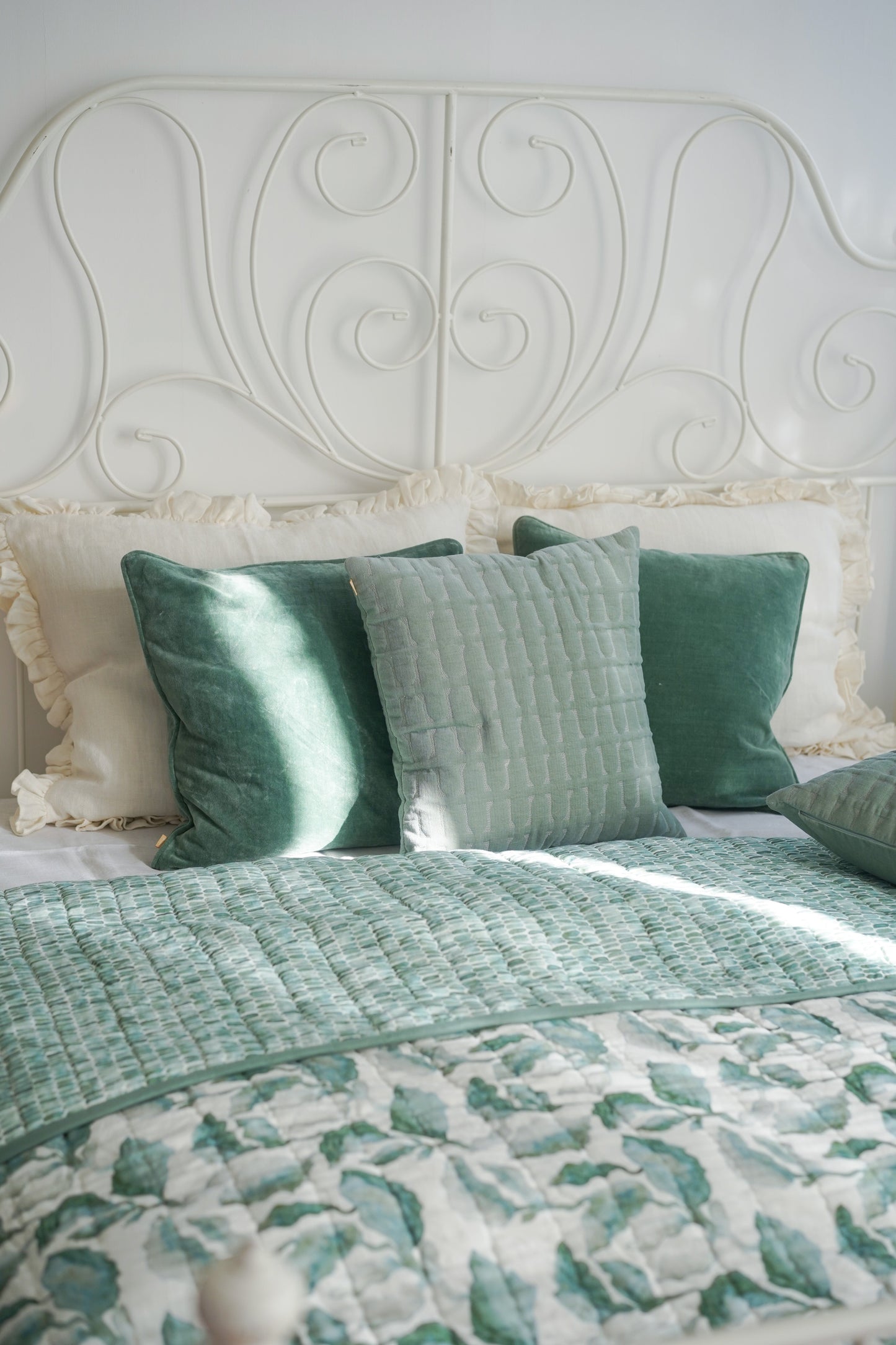 CASCADE SPECKLE TEAL KANTHA QUILT