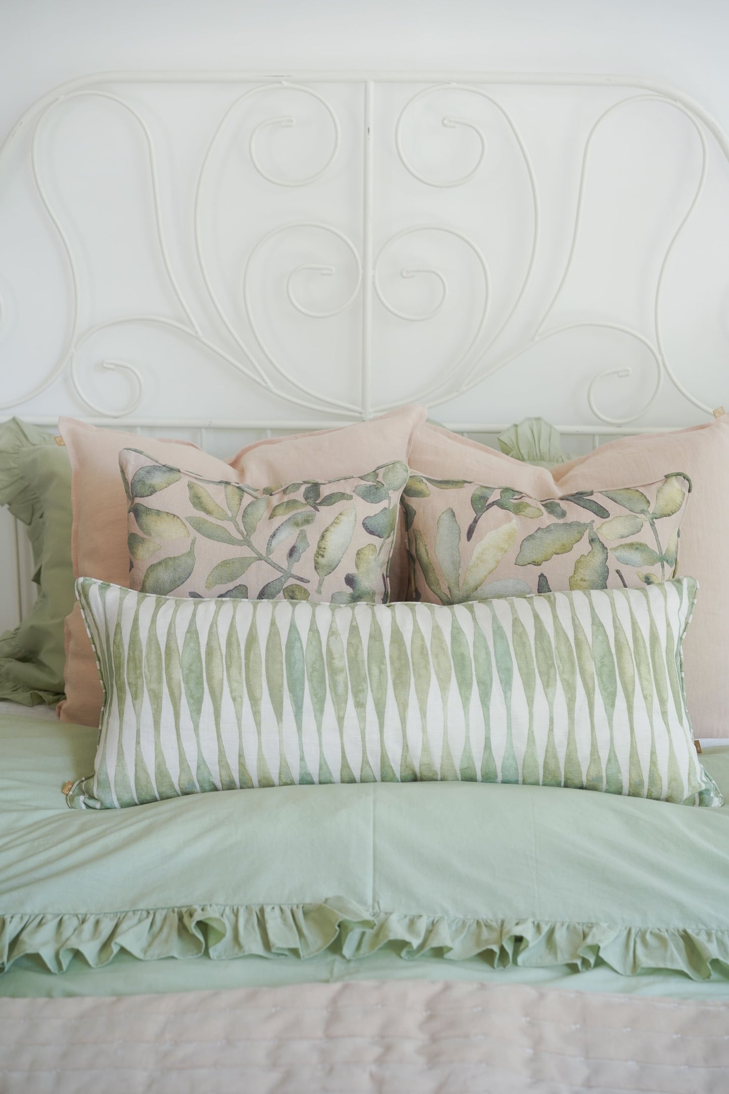 FLORA BLUSH LINEN CUSHION COVER