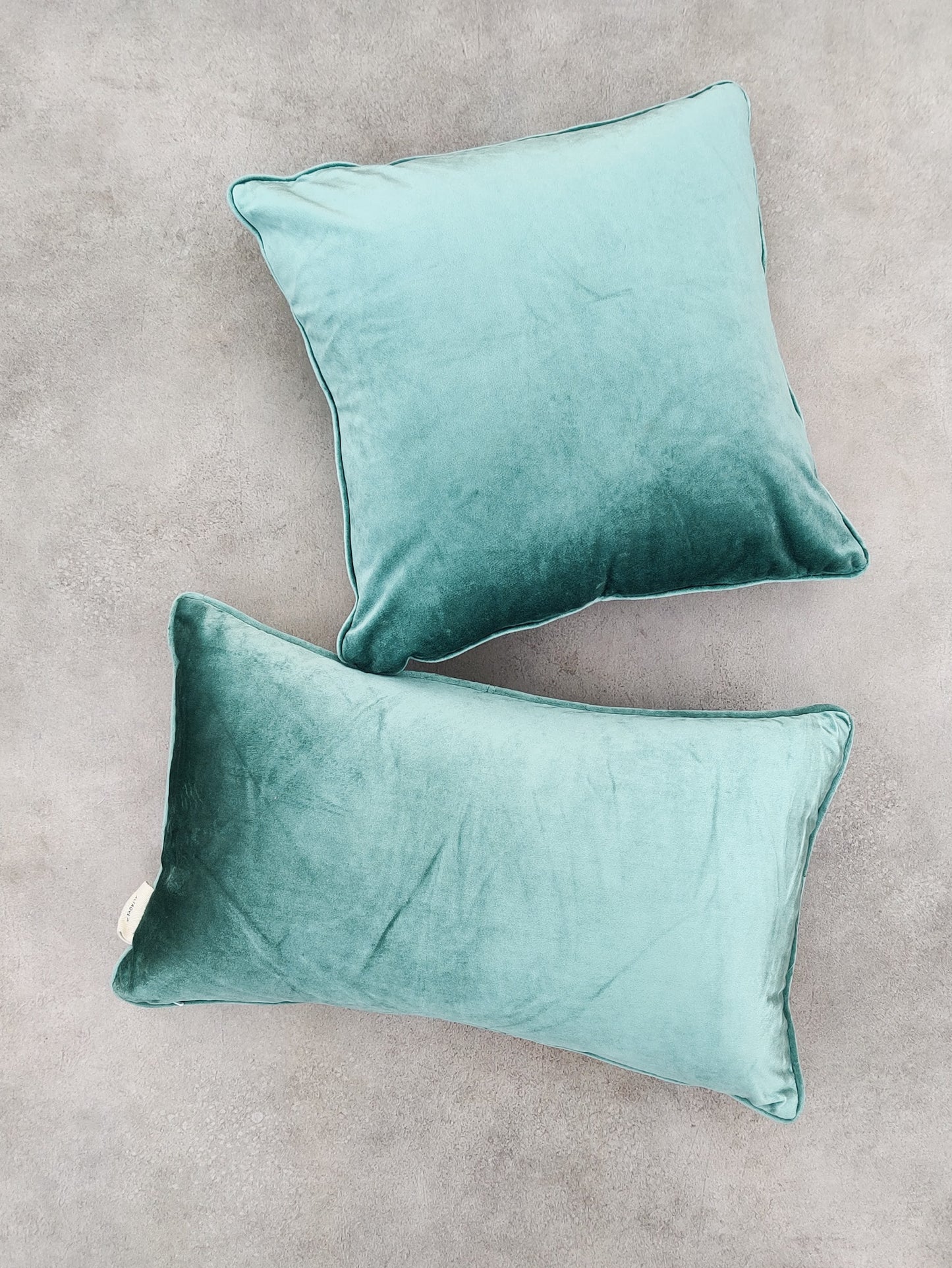 LILY CUSHION