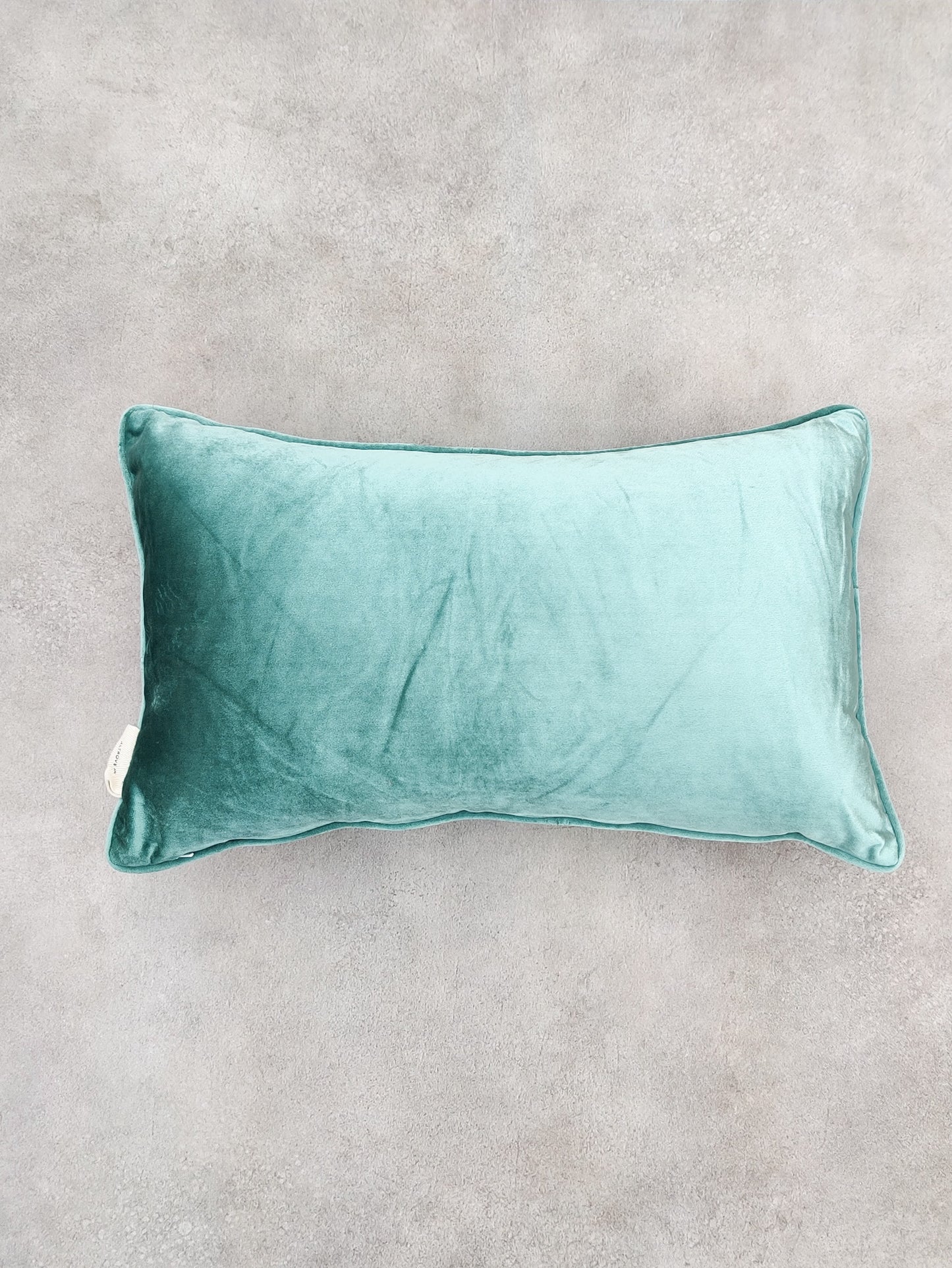 LILY CUSHION