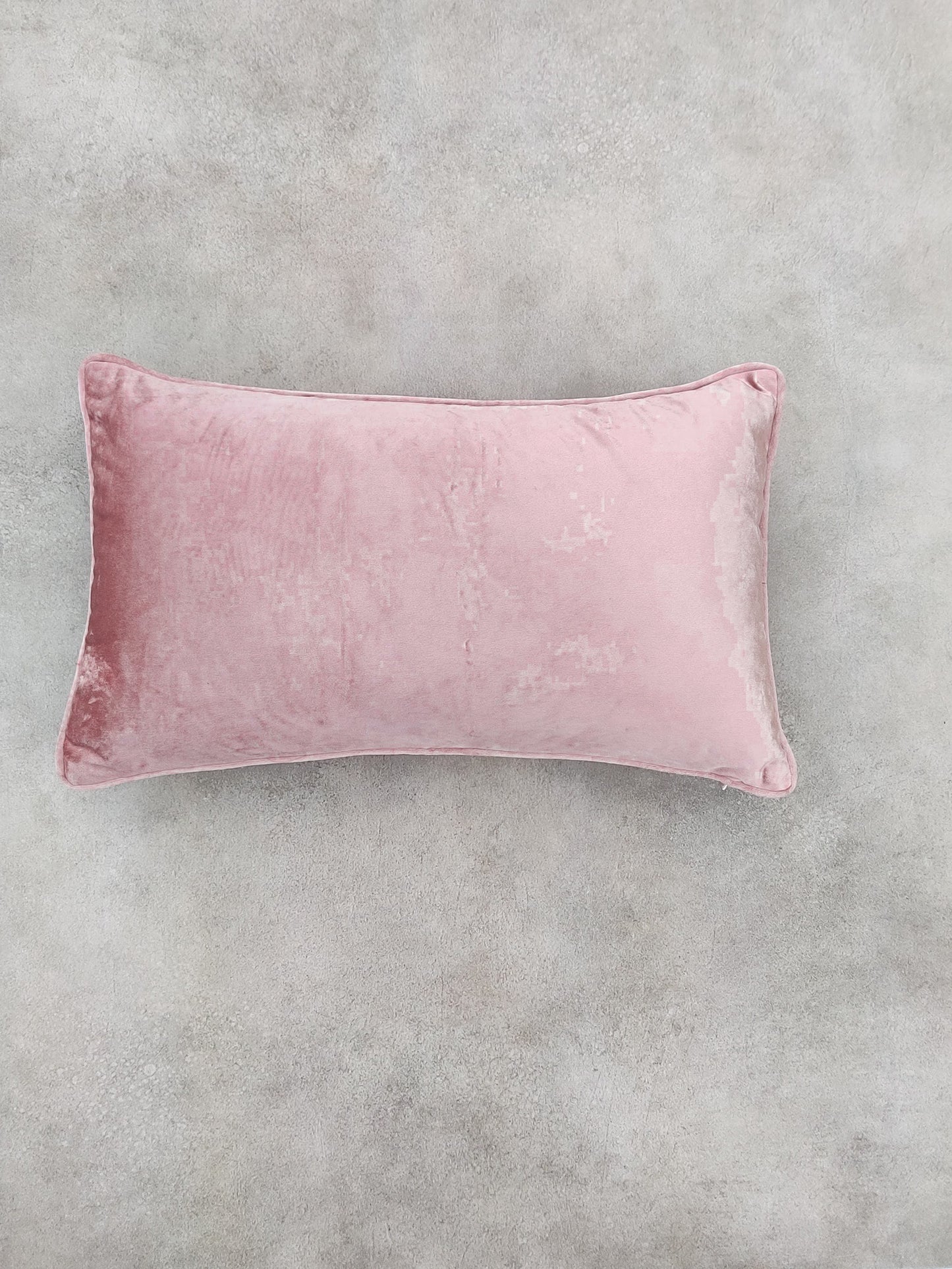 LILY CUSHION