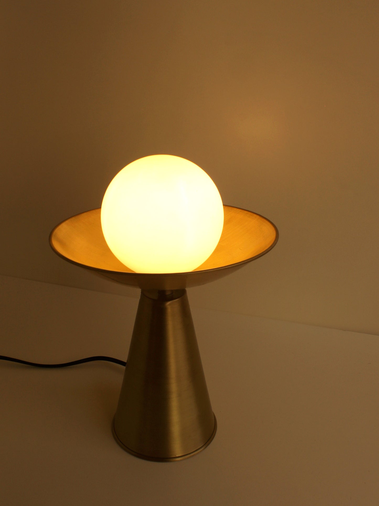 IGNIS TABLE LAMP