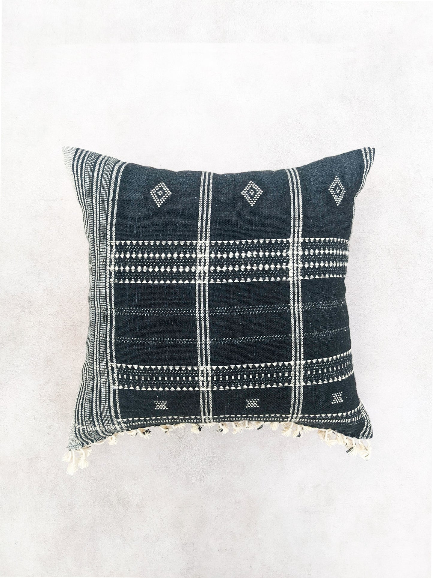 KIARA BHUJODI CUSHION