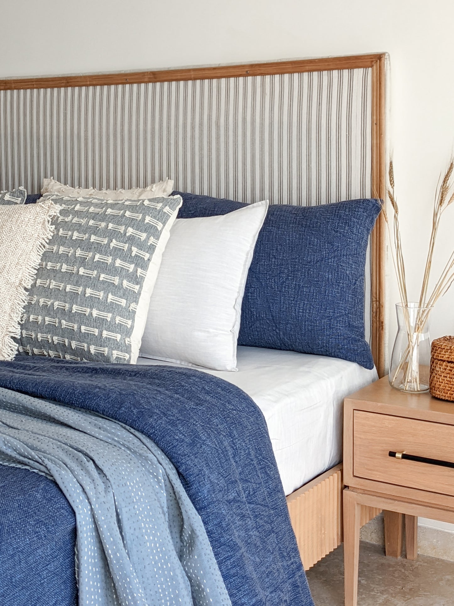 HAZEL CUSHION