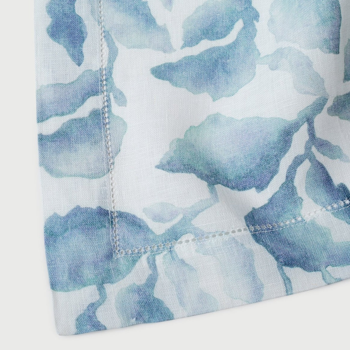 CASCADE BLUE TABLE COVER