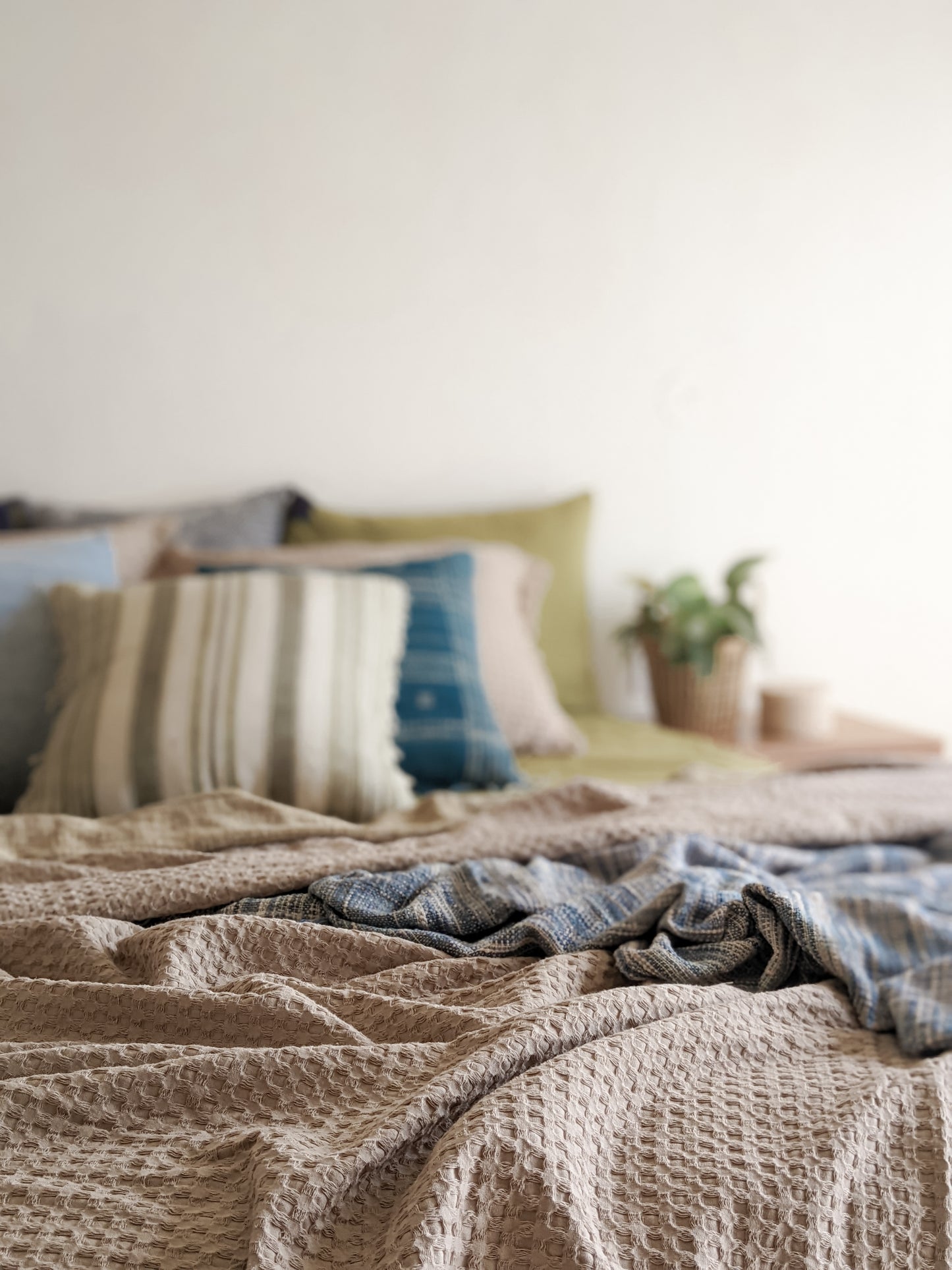 WILLOW WAFFLE BEDCOVER BEIGE