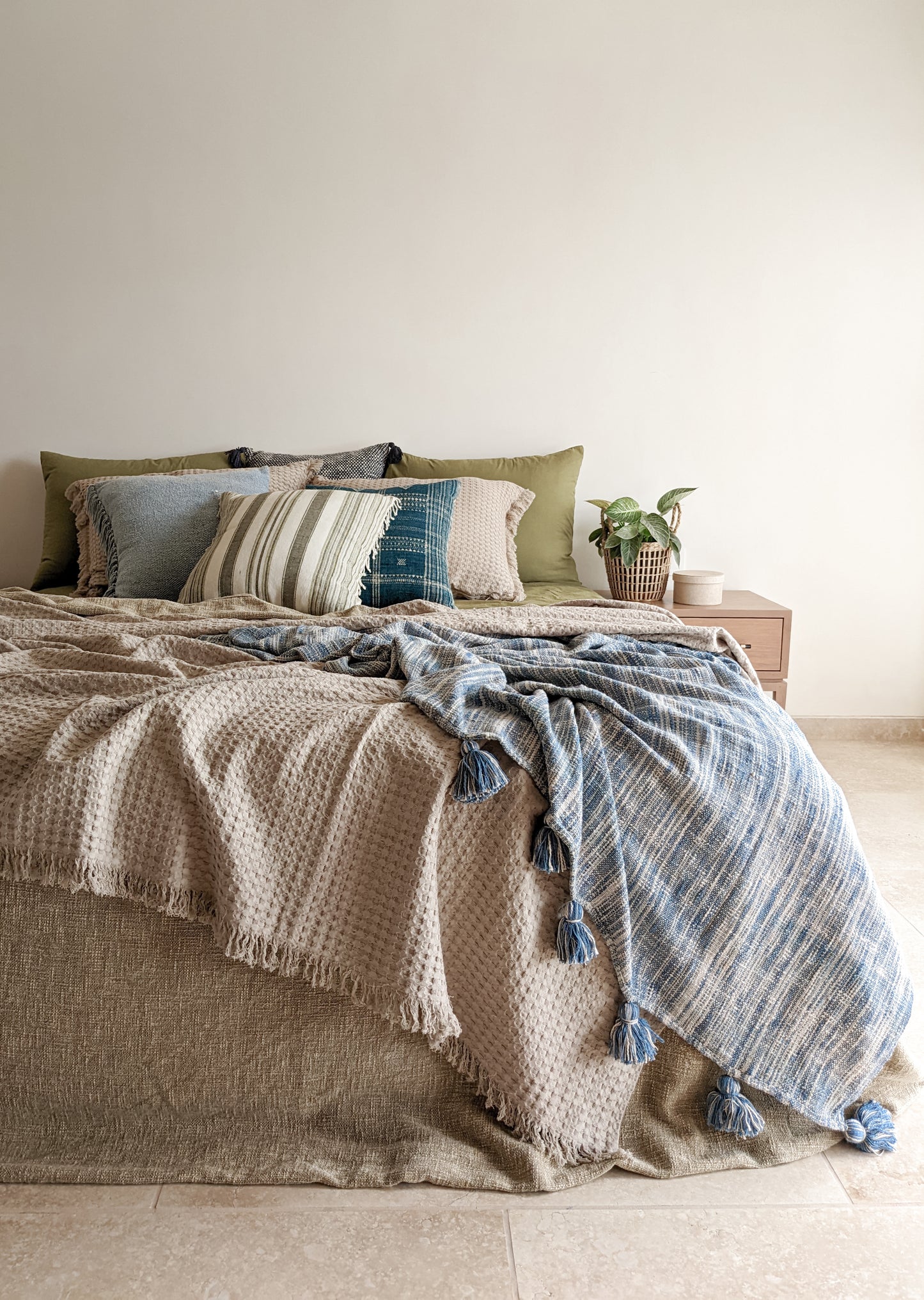 WILLOW WAFFLE BEDCOVER BEIGE