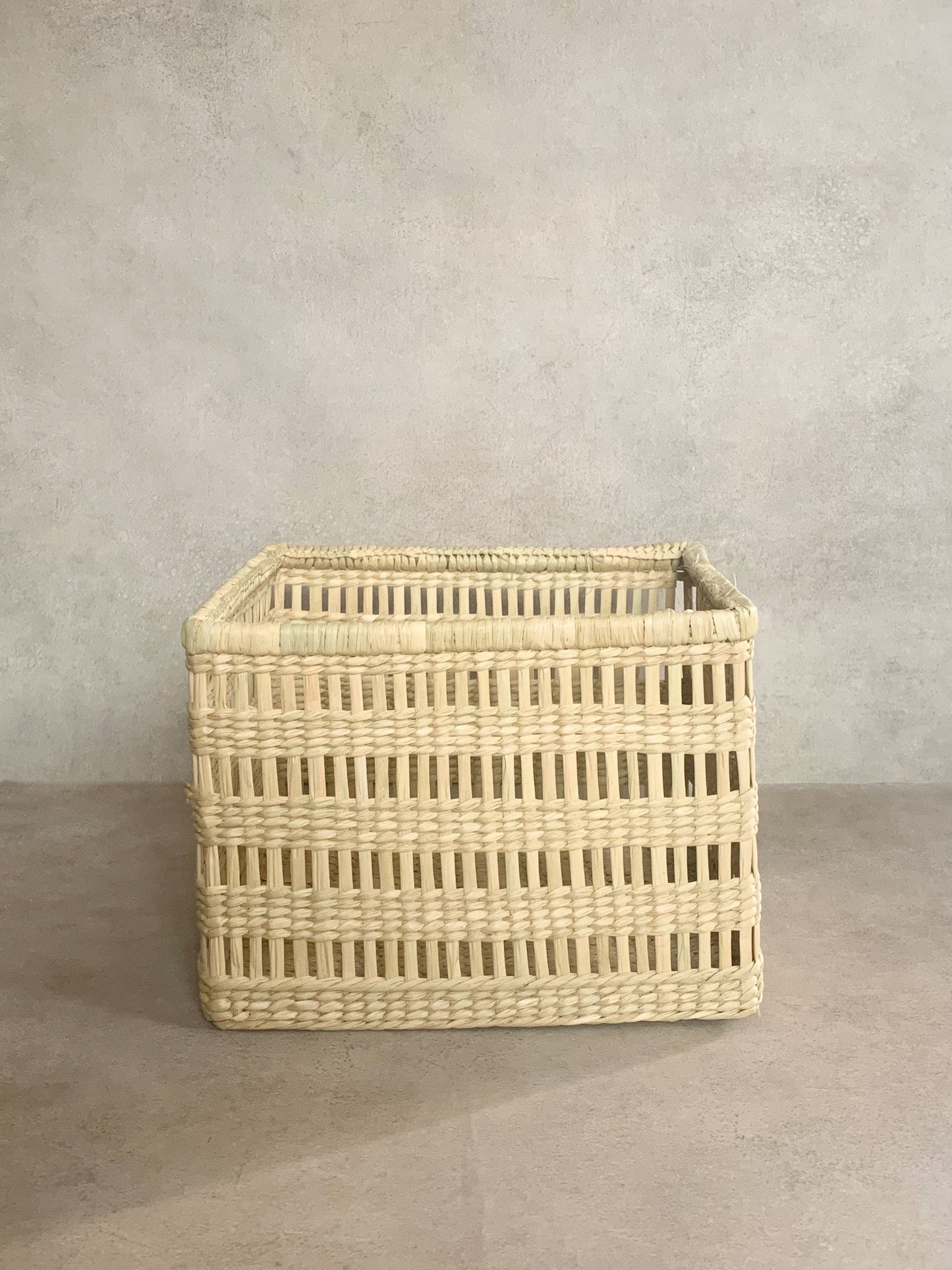 AMARI MAGAZINE BASKET