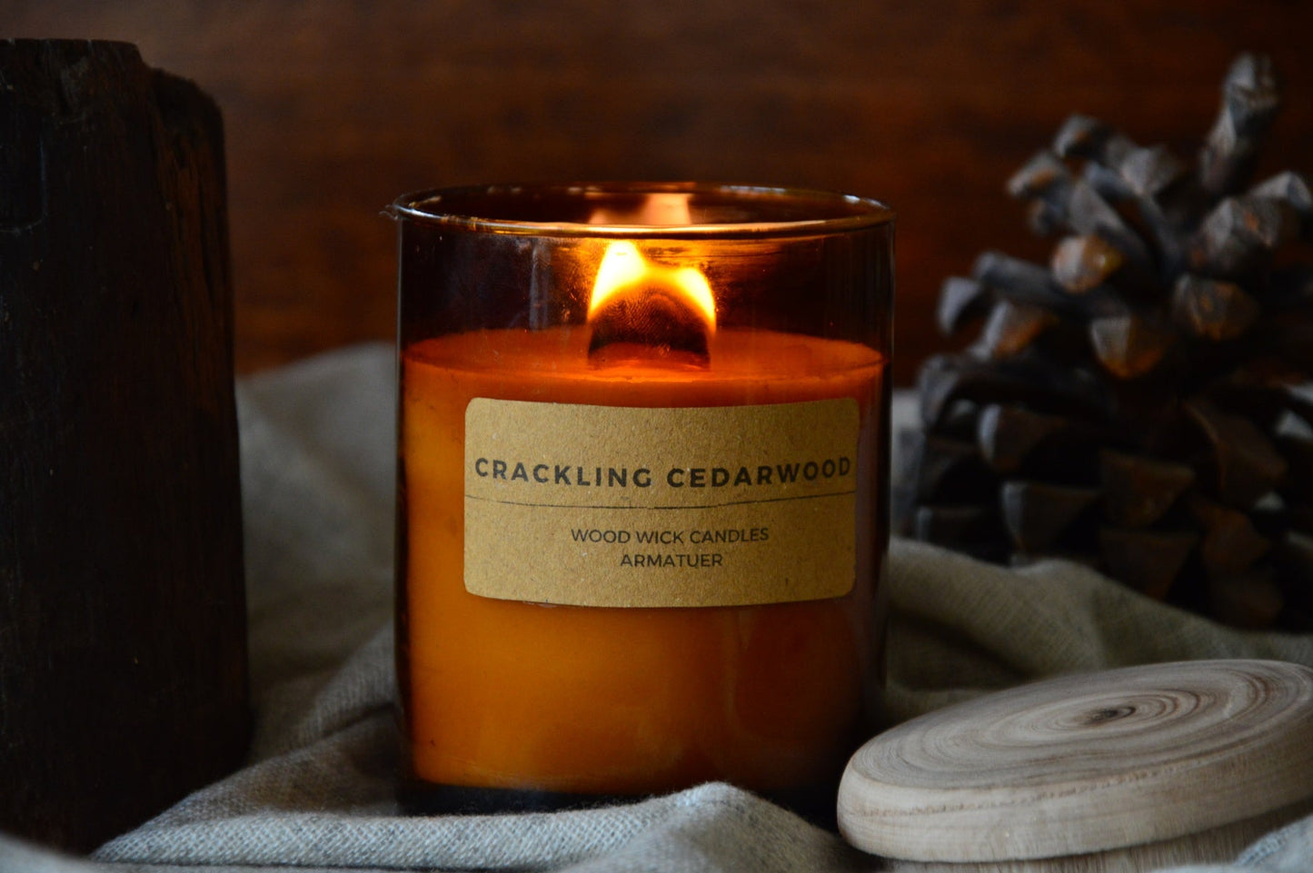 CRACKLING CEDARWOOD WOOD WICK CANDLE