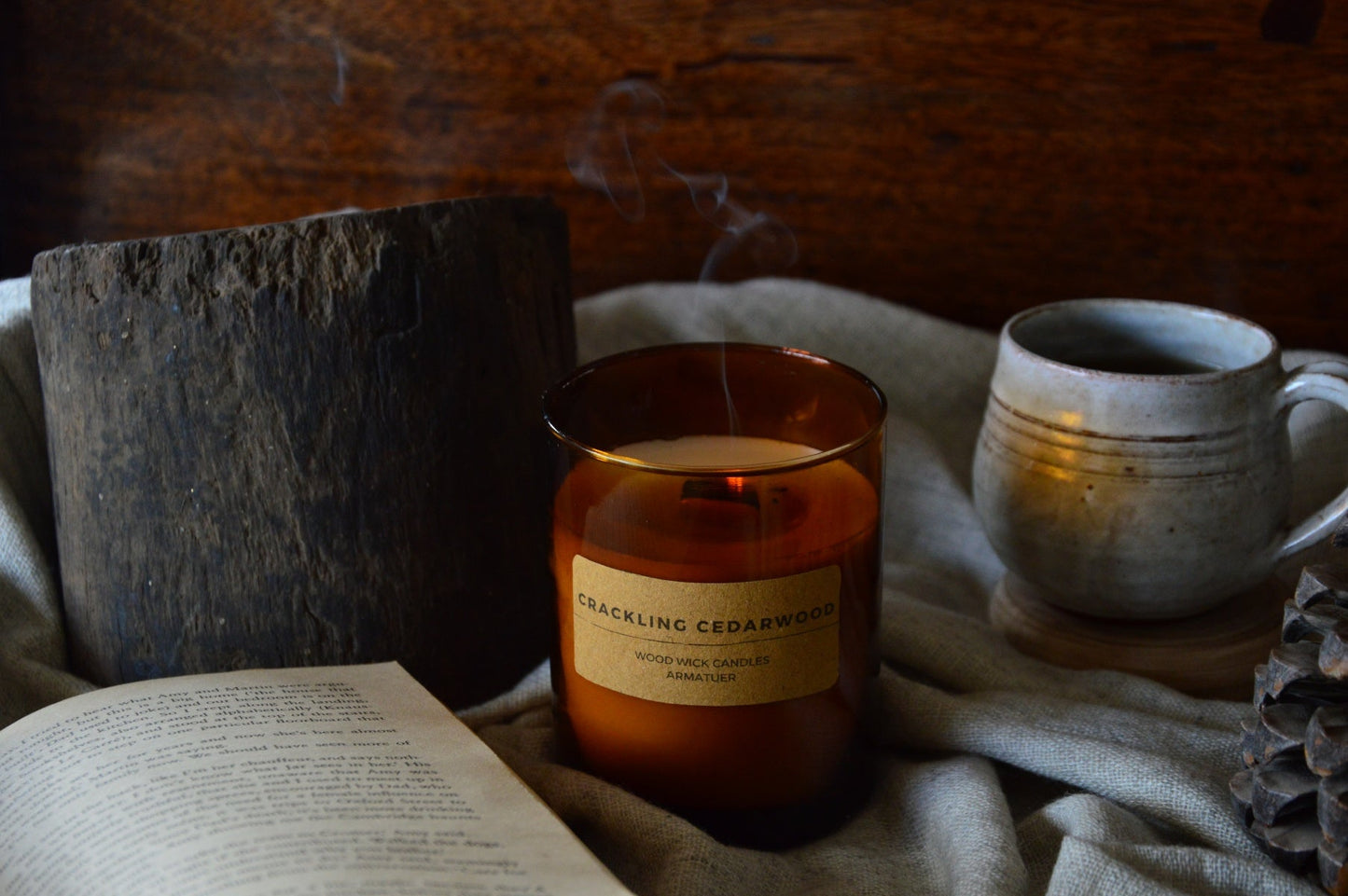 CRACKLING CEDARWOOD WOOD WICK CANDLE