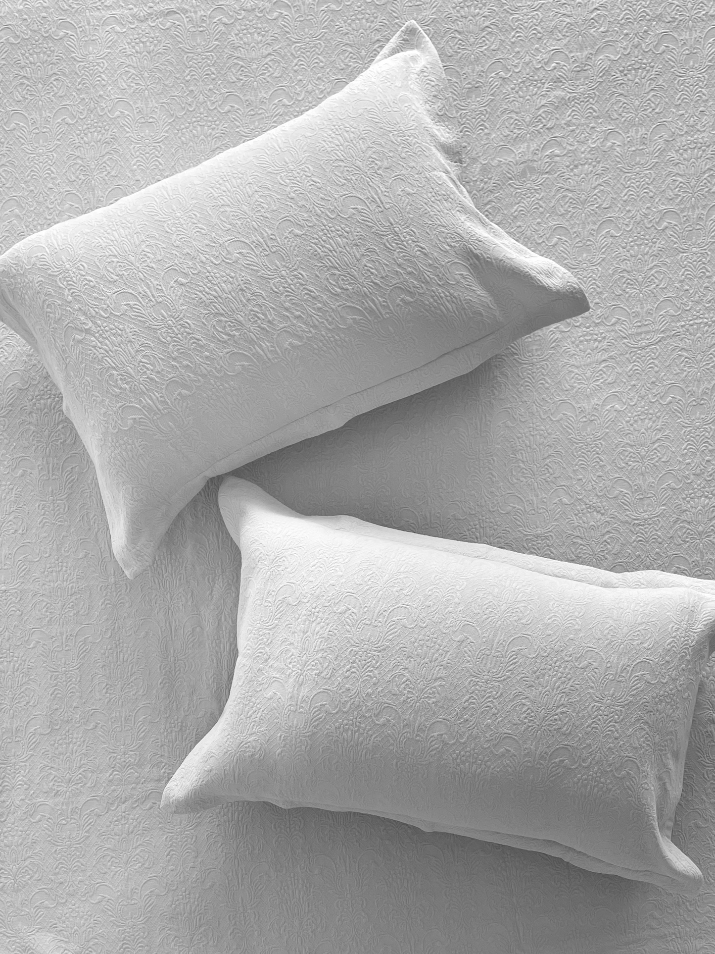 GISSELLE JACQUARD BEDCOVER SET