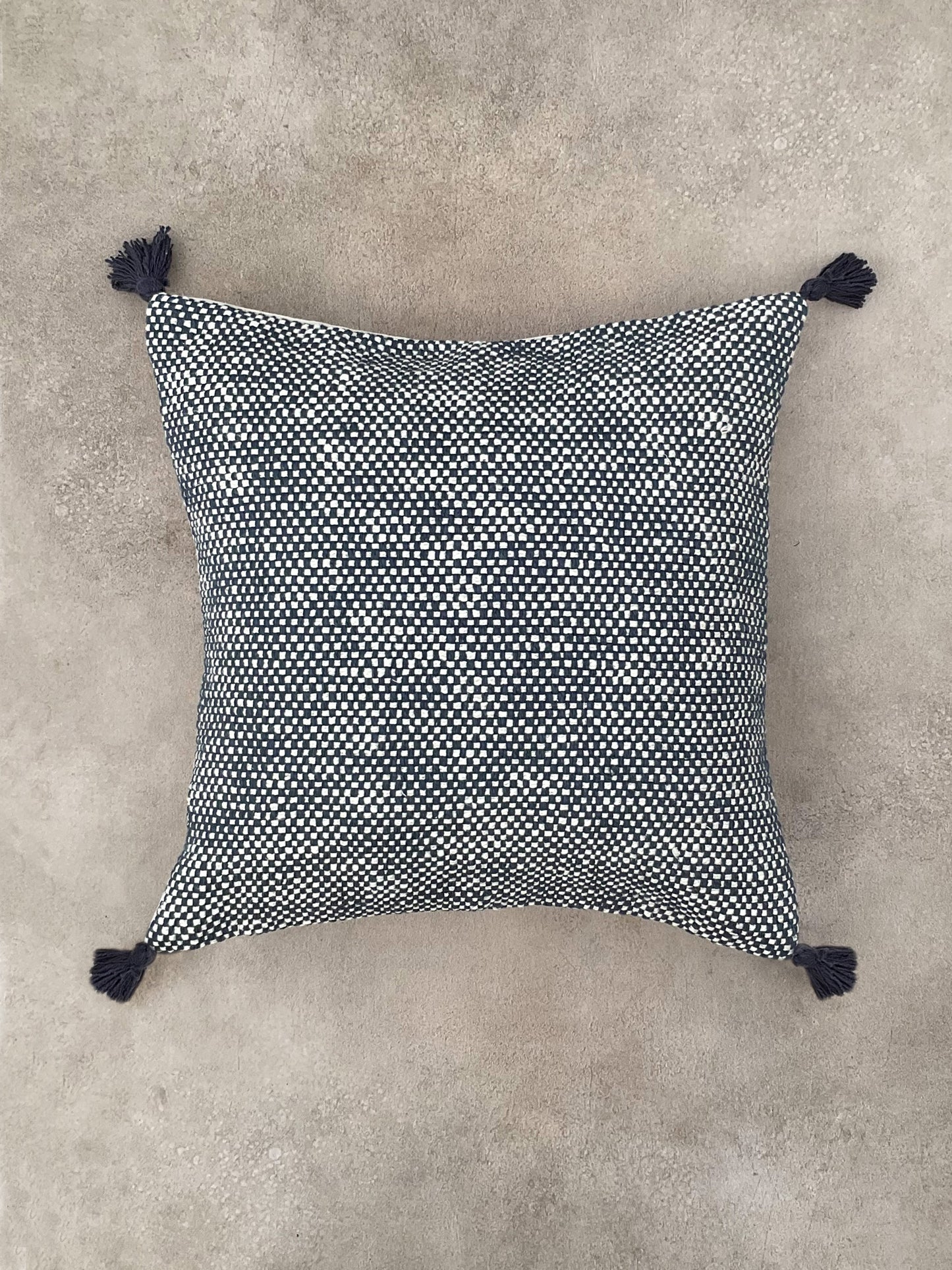 DANE CUSHION