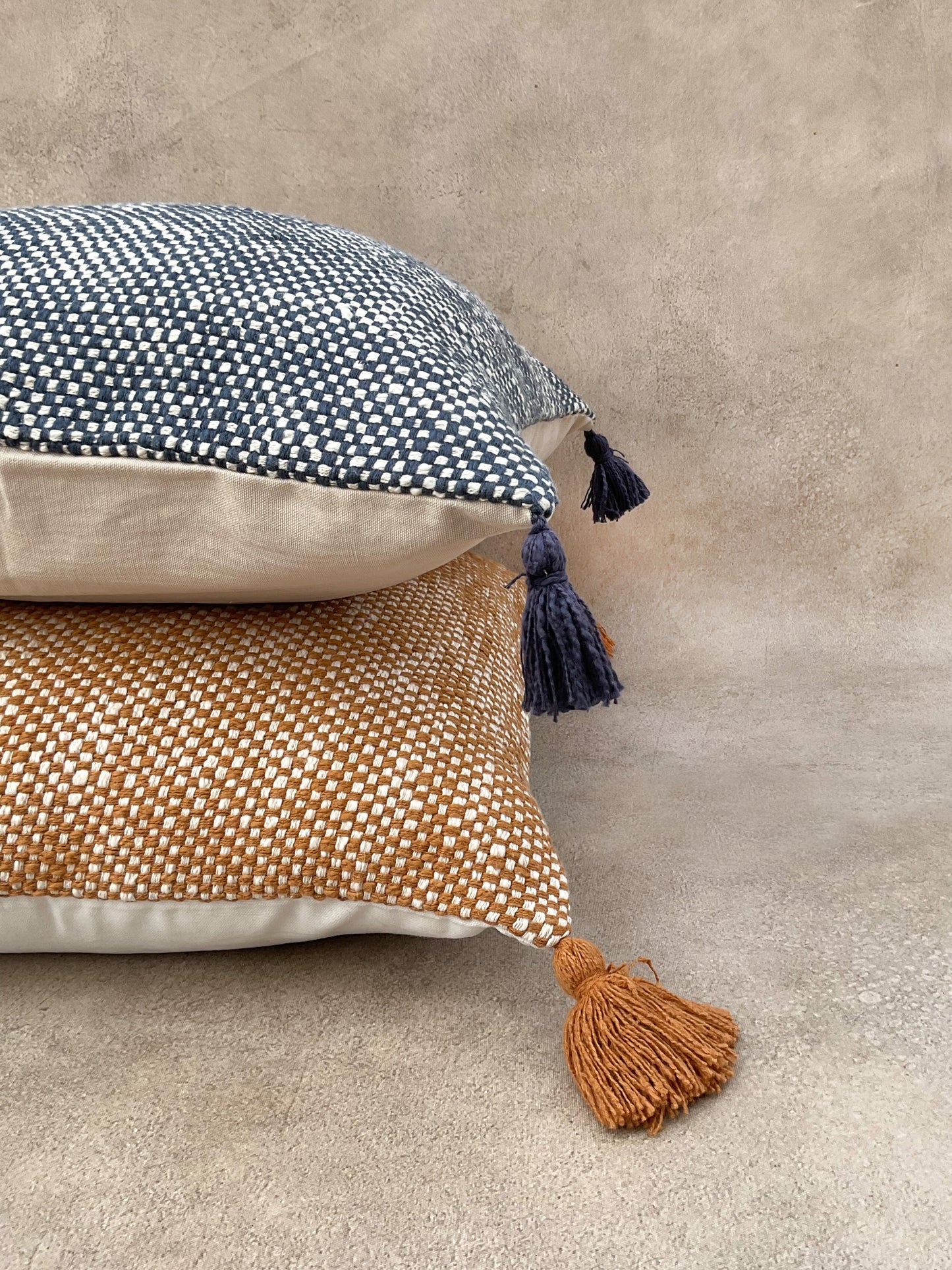 DANE CUSHION