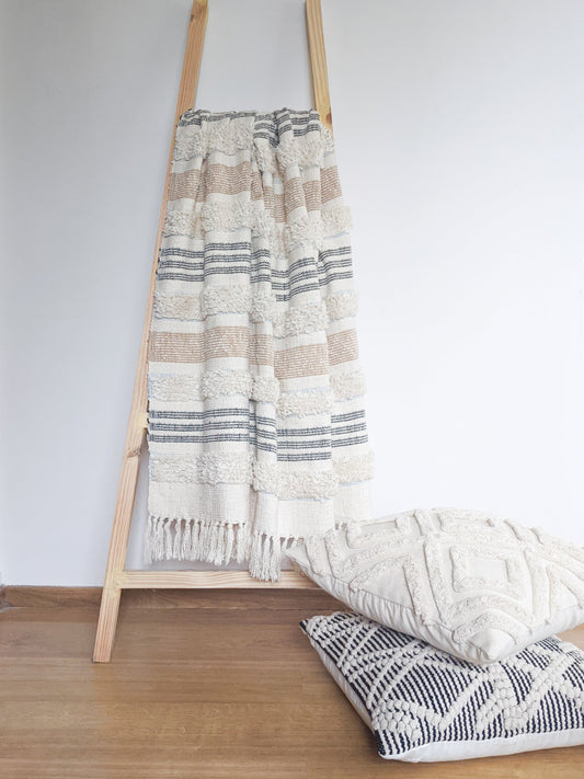 FARAH TUFTED THROW