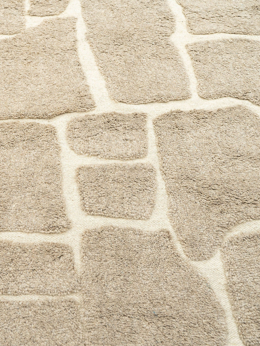 MOULD CAST HAND-TUFTED WOOL RUG