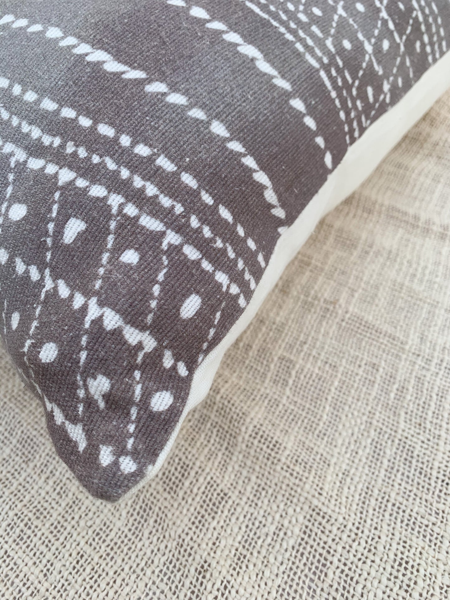 NIRAN CUSHION