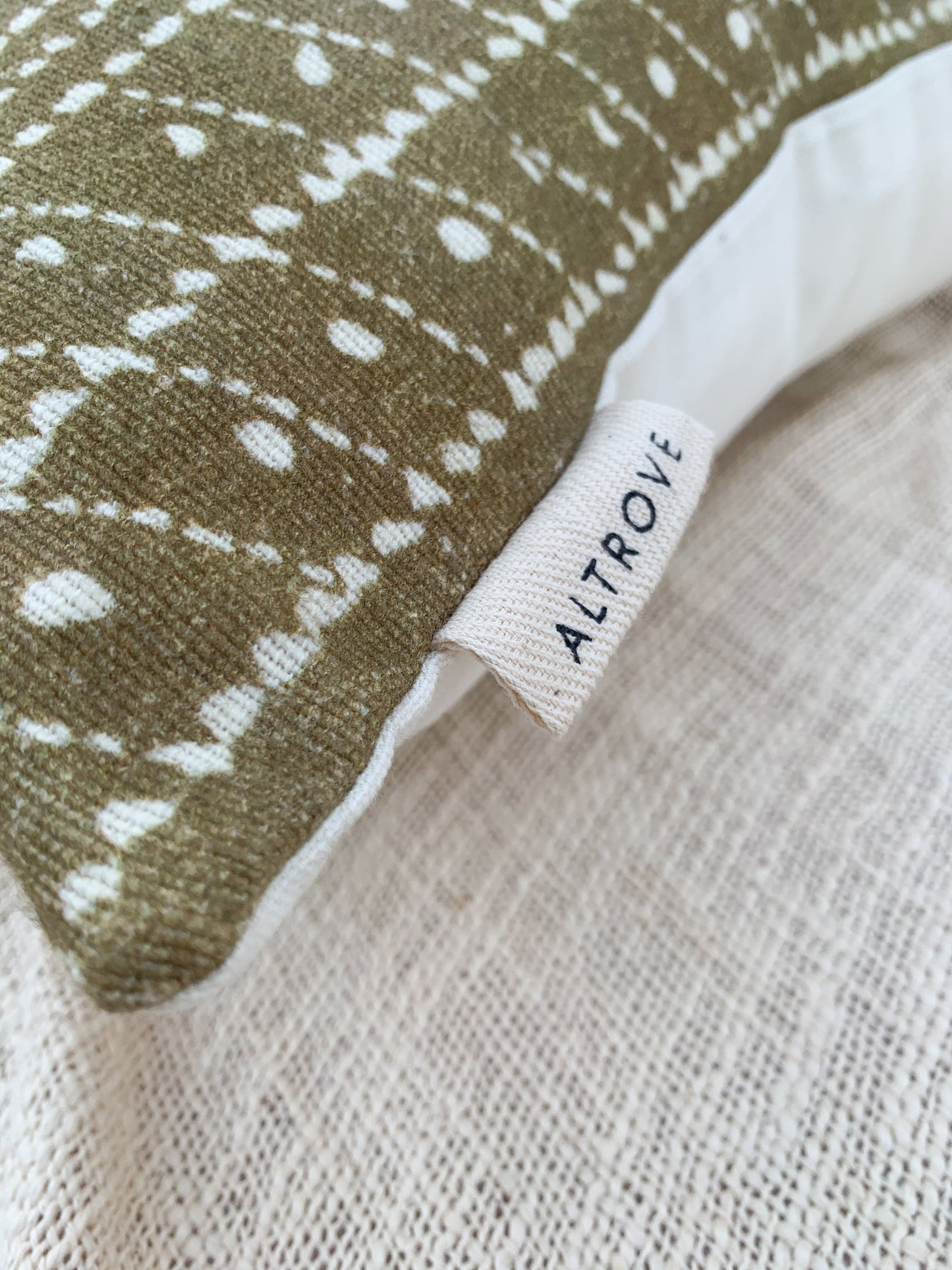 NIRAN CUSHION