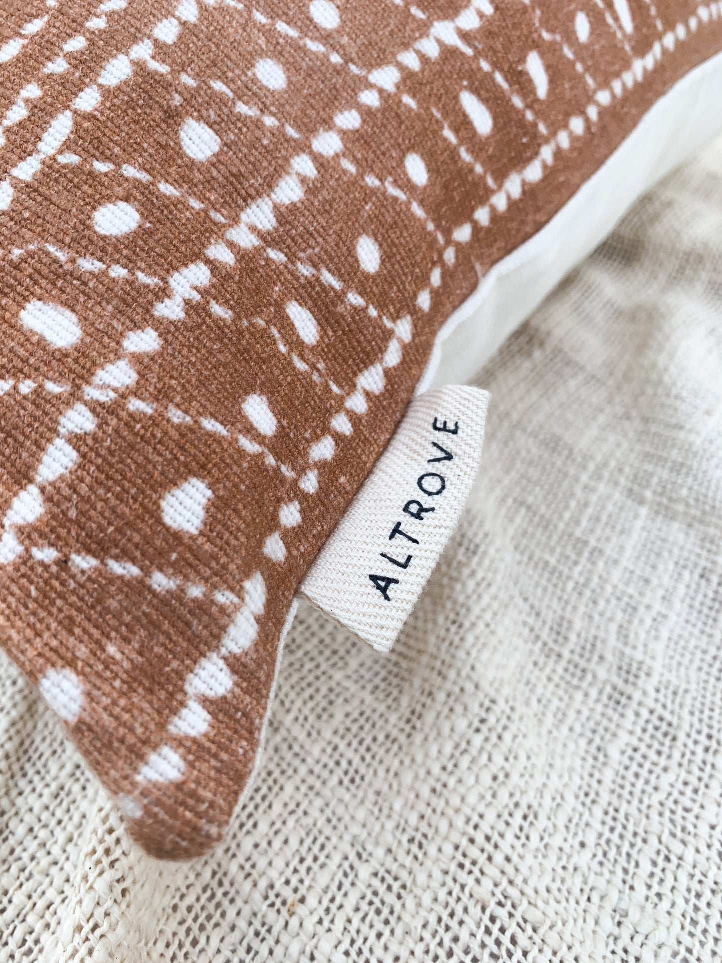 NIRAN CUSHION