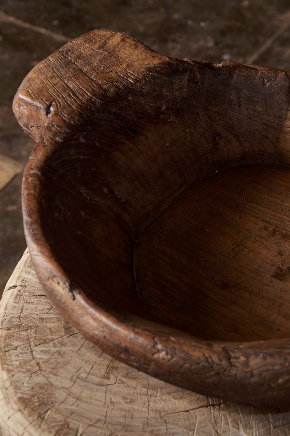 Vintage hand-carved Rajasthani wooden mixing tray, no. 1011 - view 4